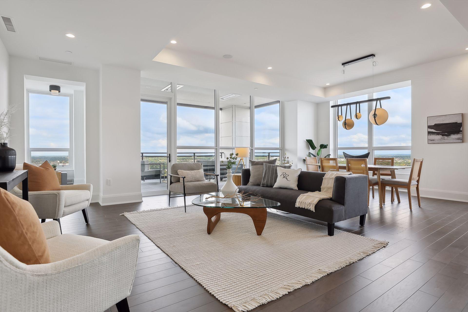 1111 W River Parkway Unit: 33C