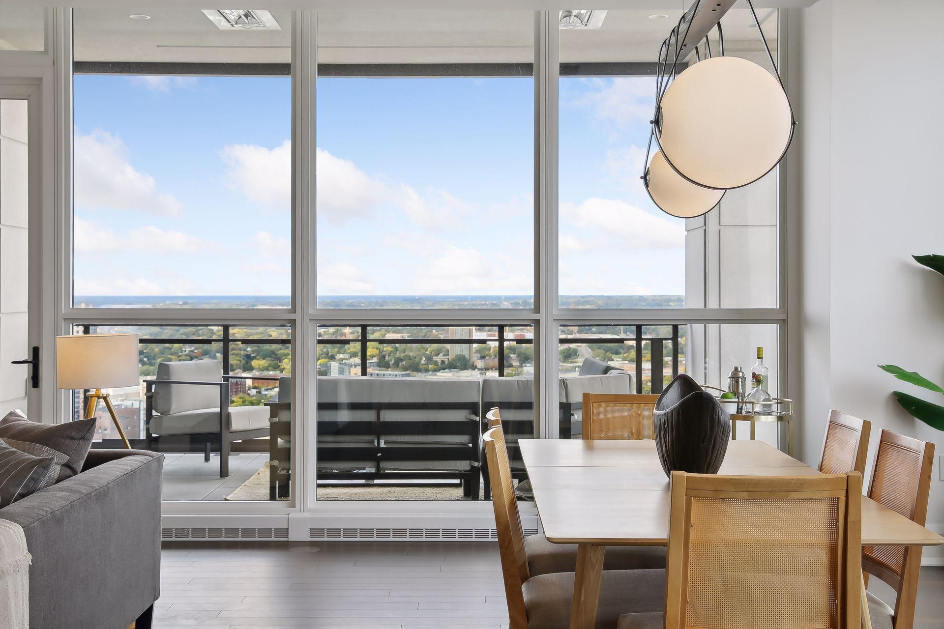 1111 W River Parkway Unit: 33C