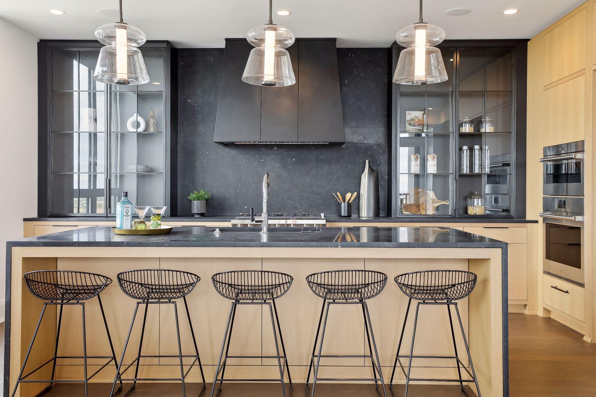 1111 W River Parkway Unit: 33C