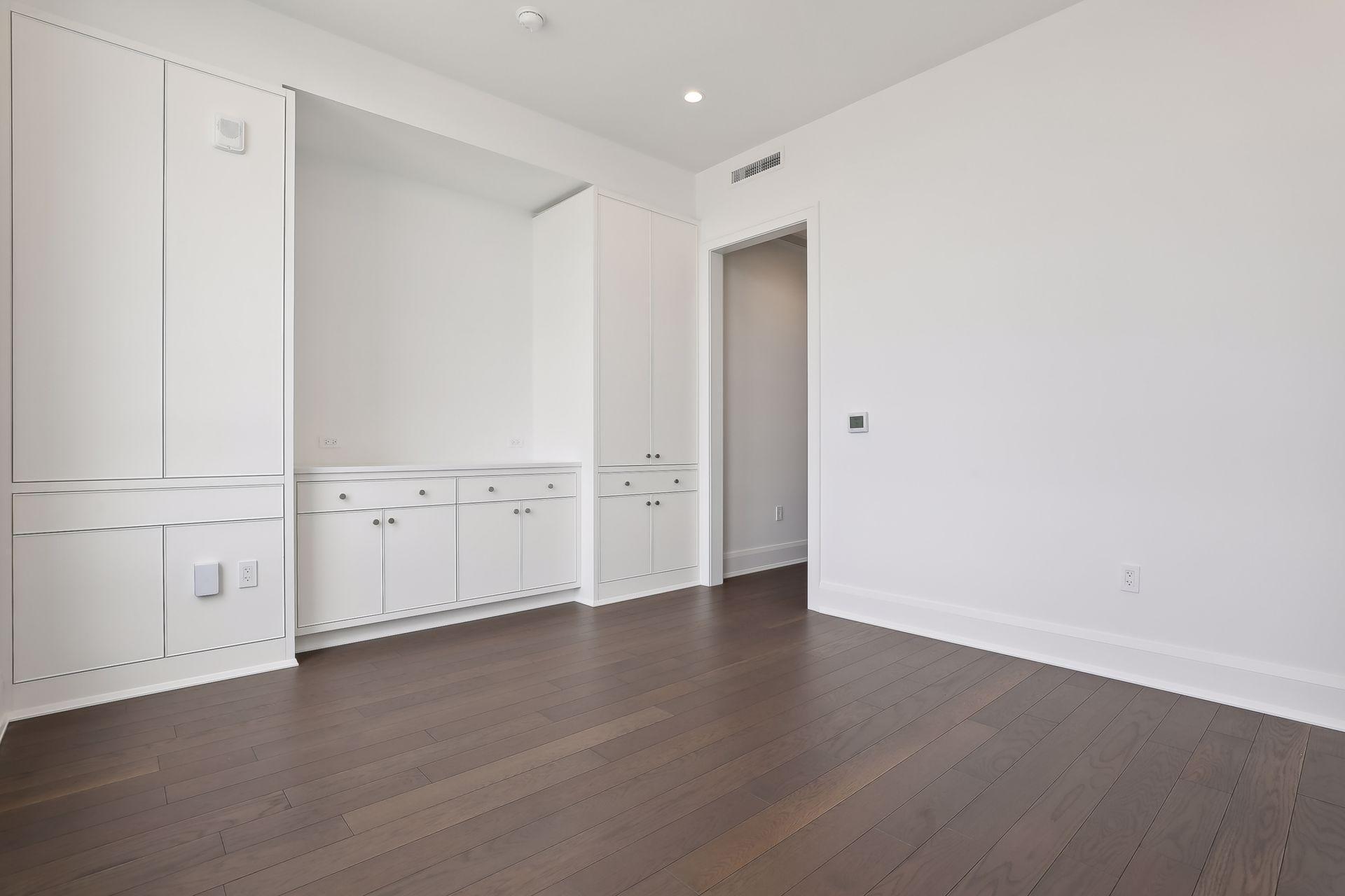 1111 W River Parkway Unit: 33C