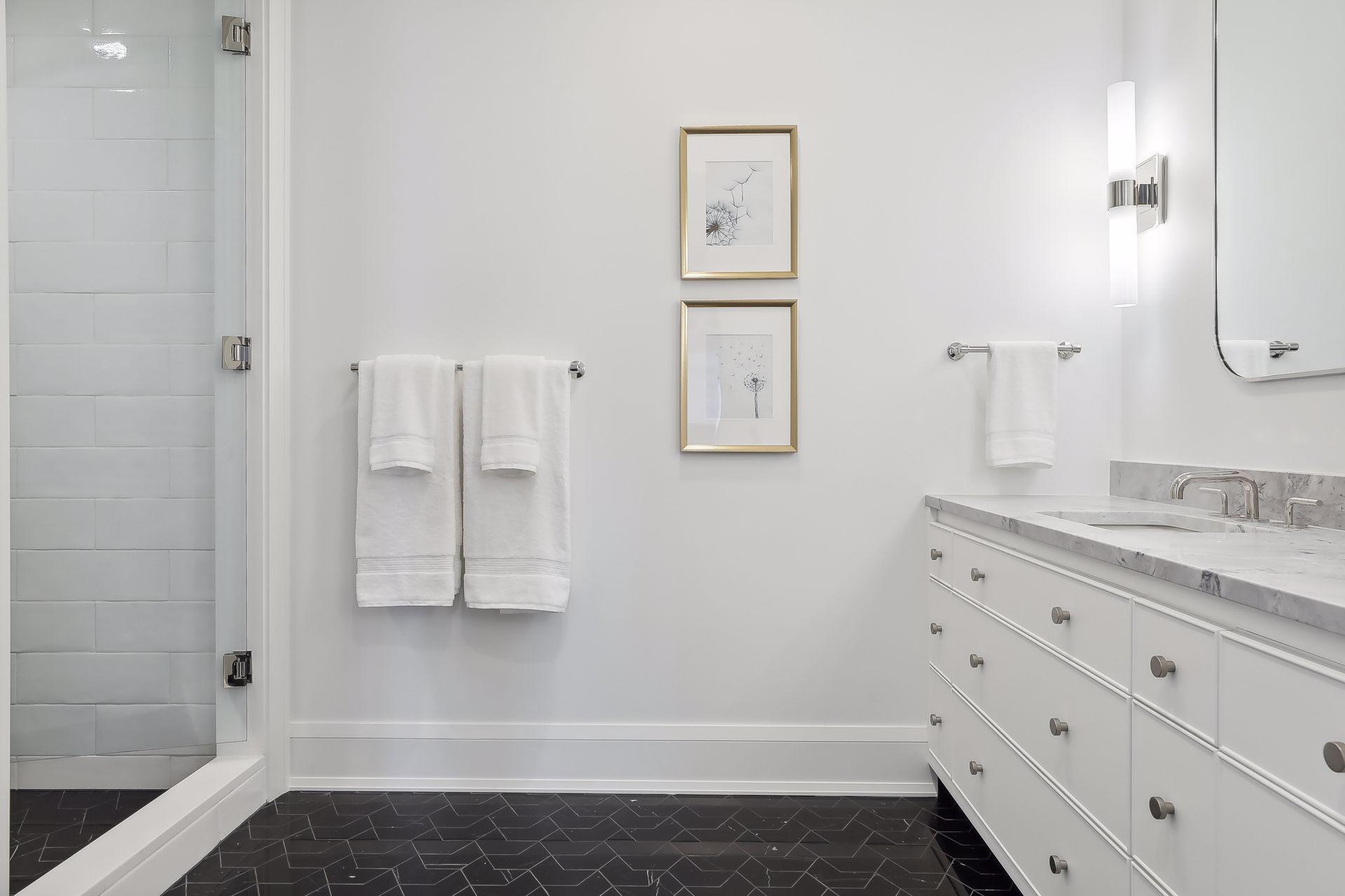 1111 W River Parkway Unit: 33C