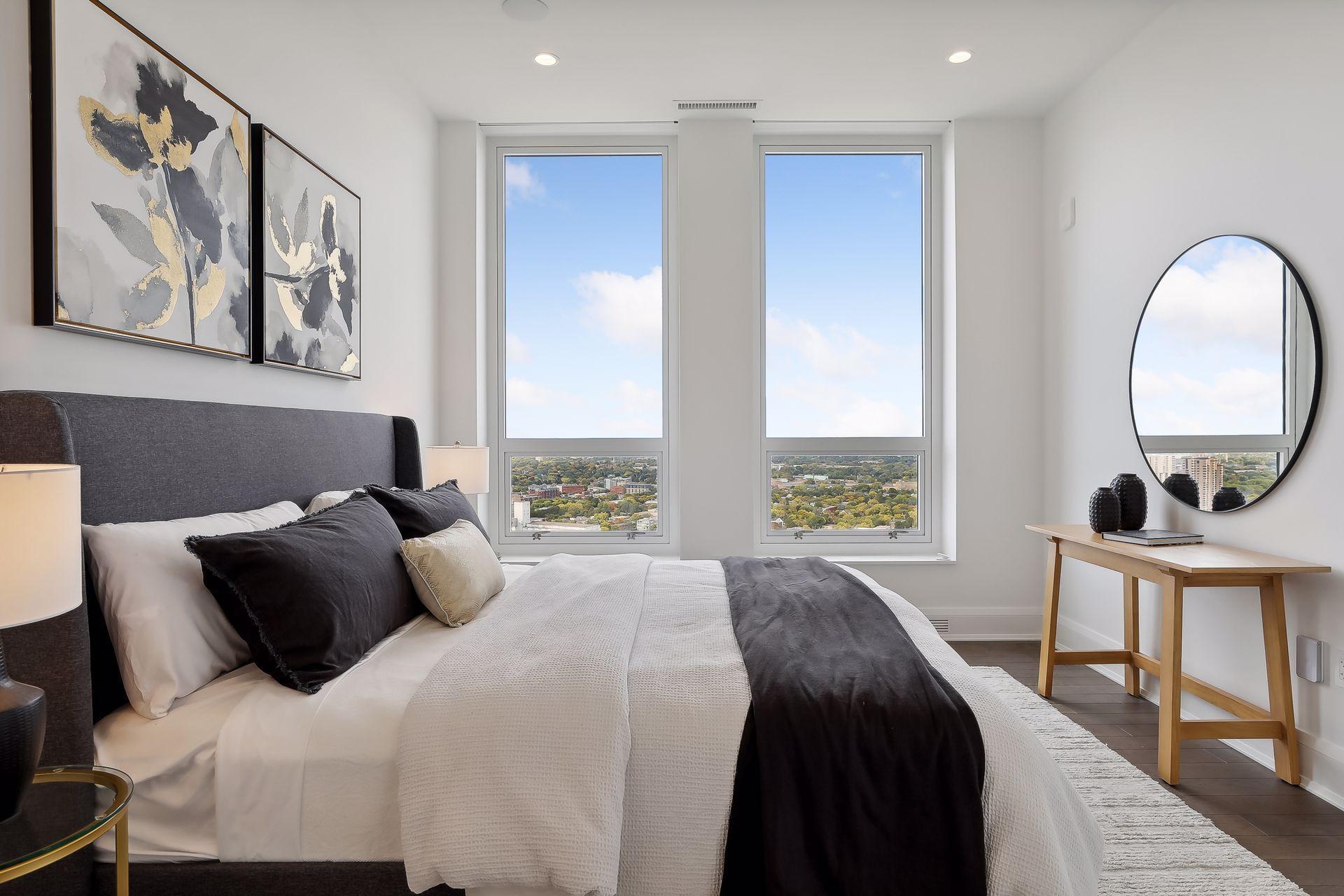 1111 W River Parkway Unit: 33C