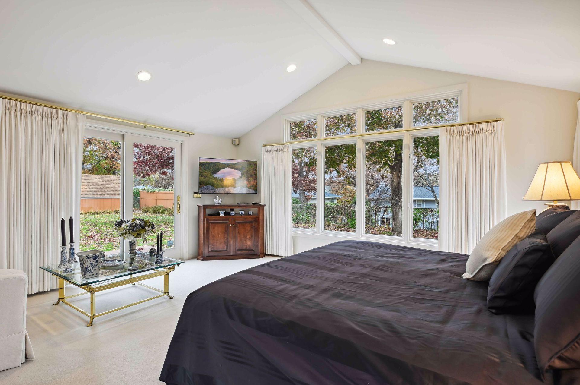 5225 Lochloy Drive