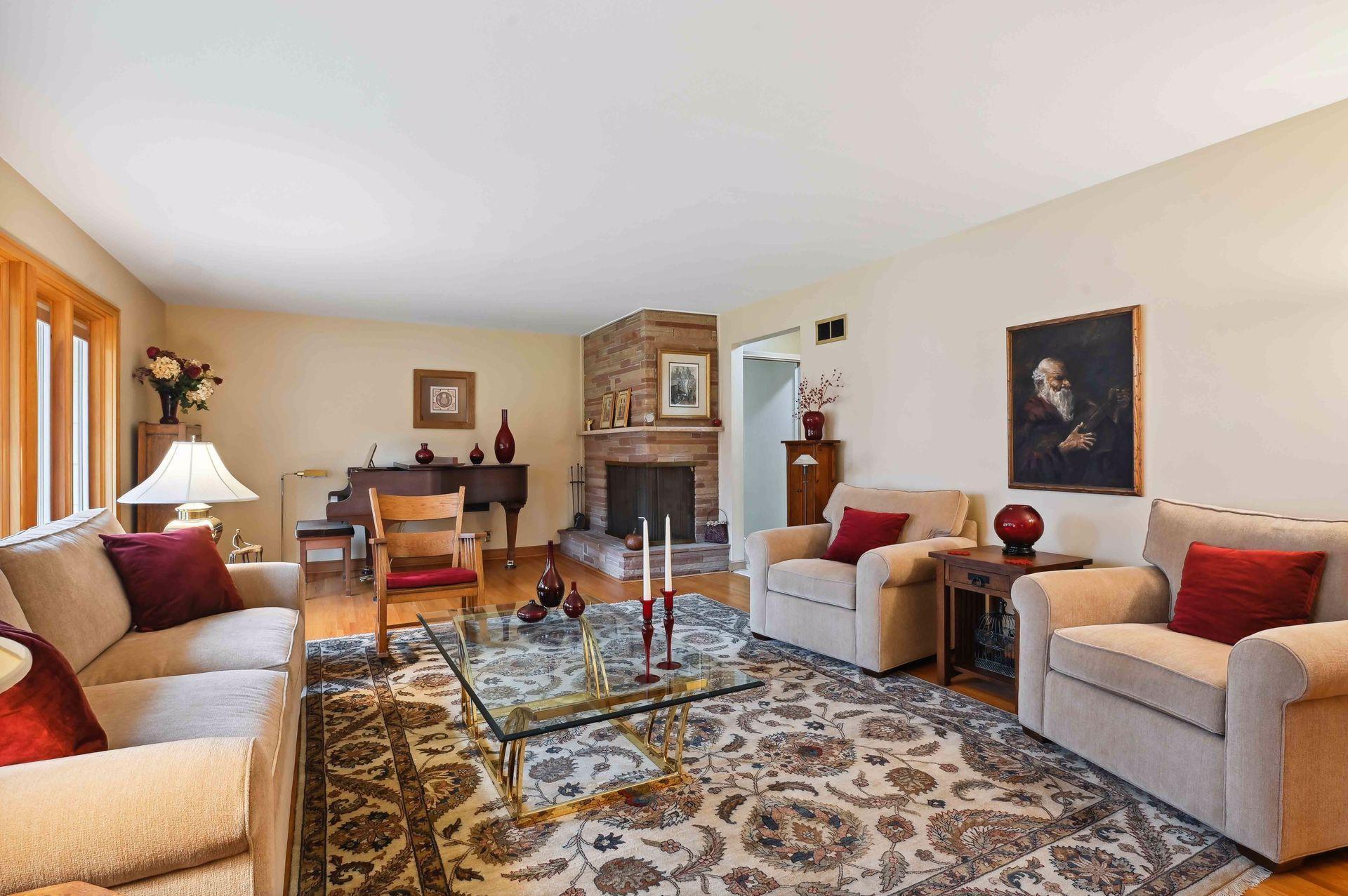 5225 Lochloy Drive