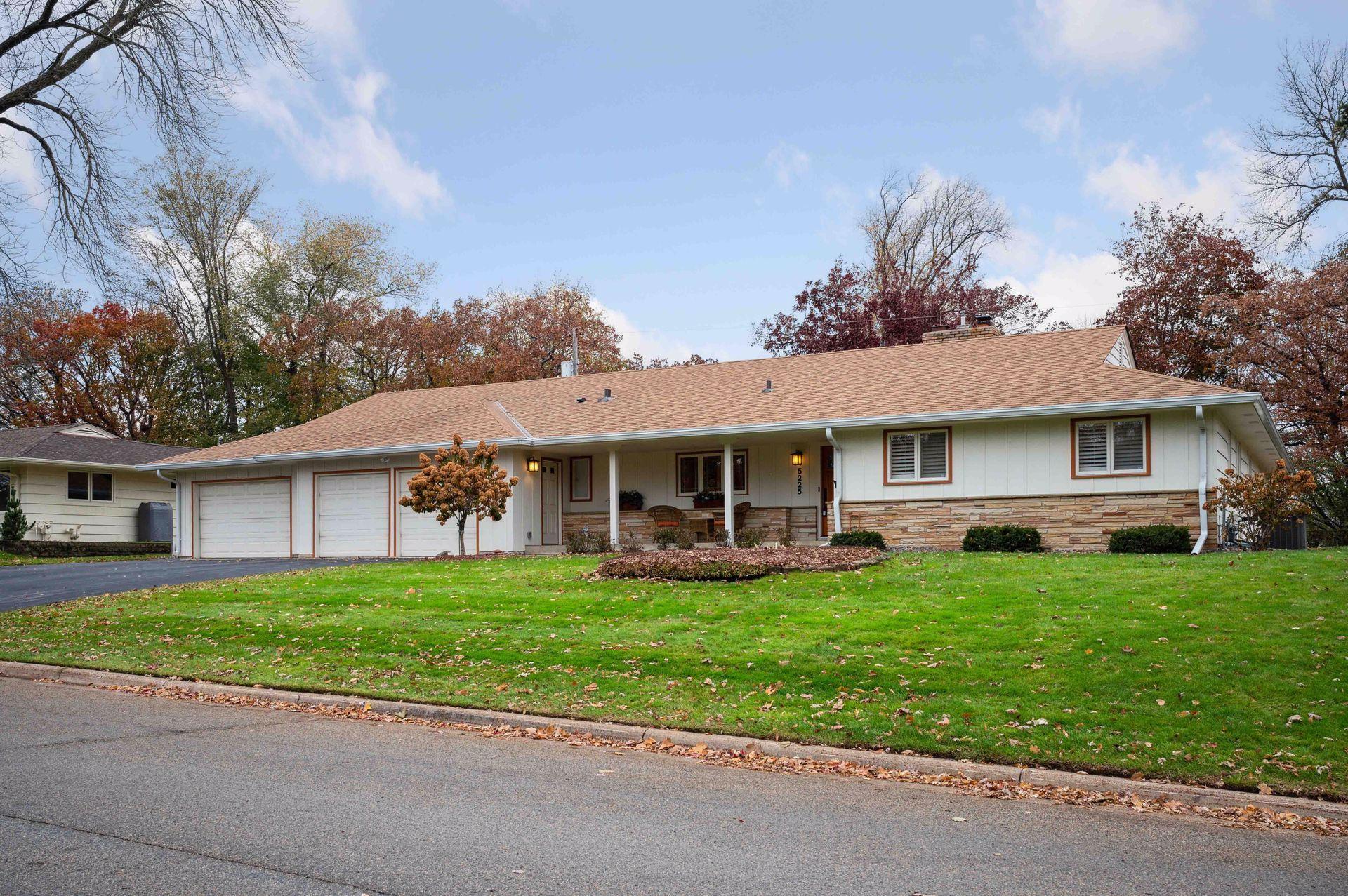 5225 Lochloy Drive