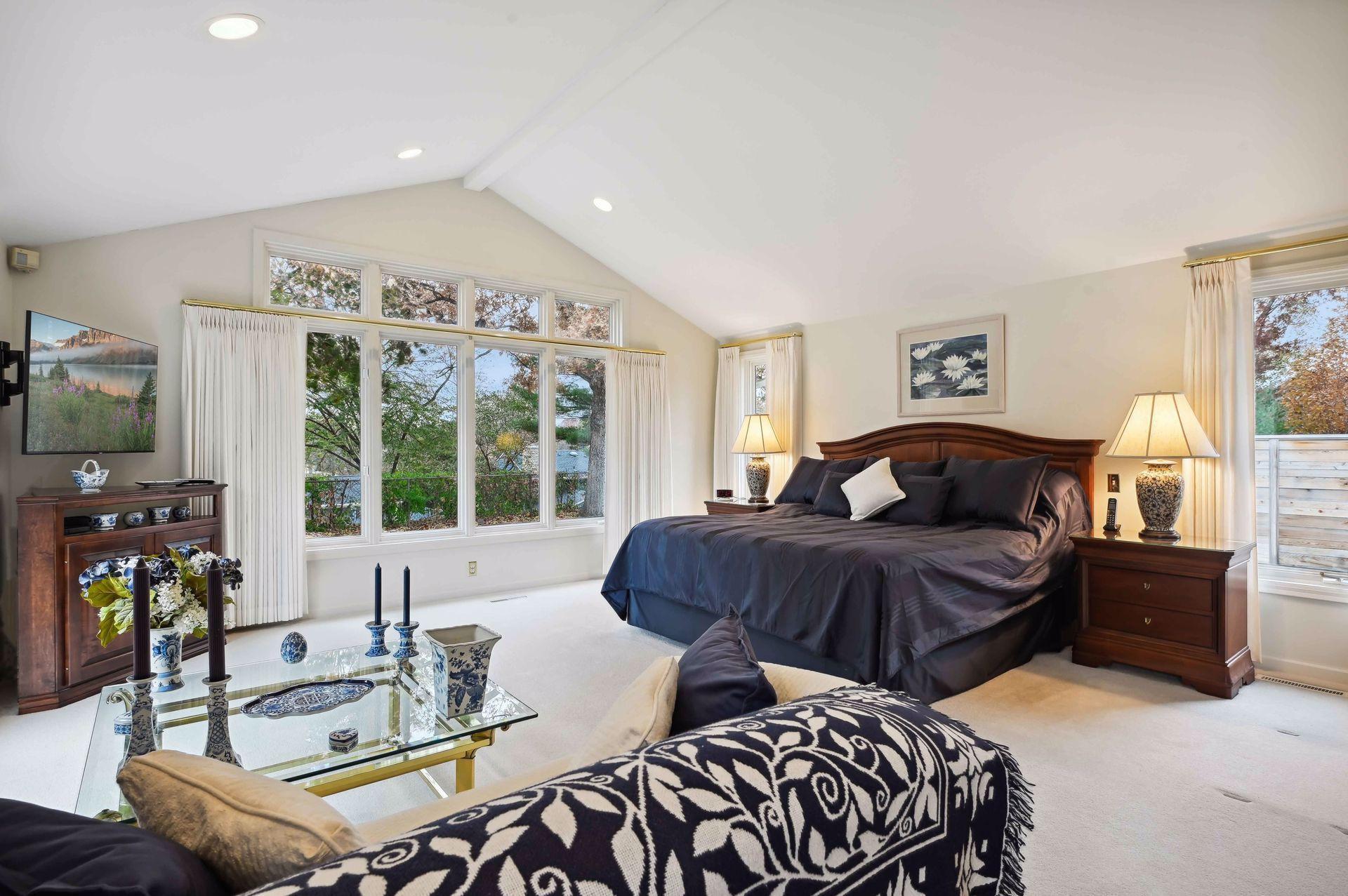 5225 Lochloy Drive