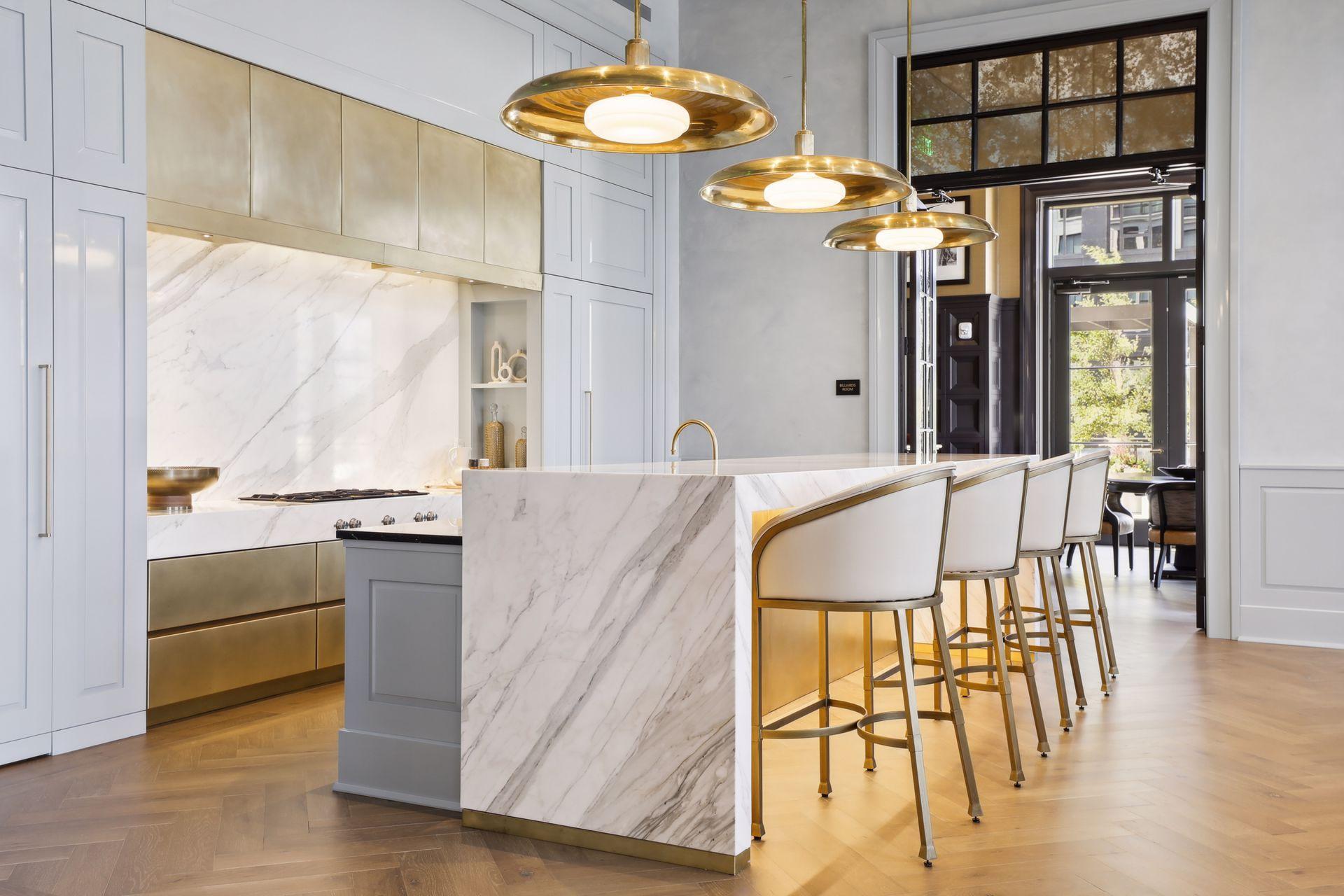 1111 W River Parkway Unit: 33B