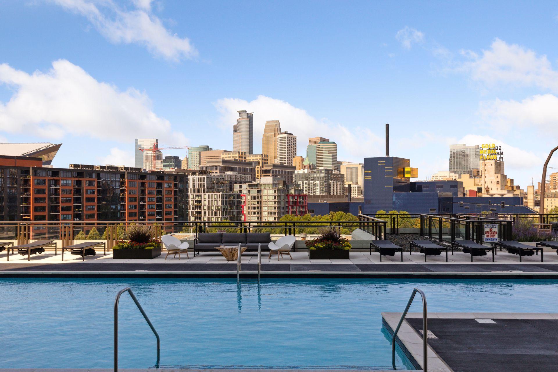 1111 W River Parkway Unit: 33B