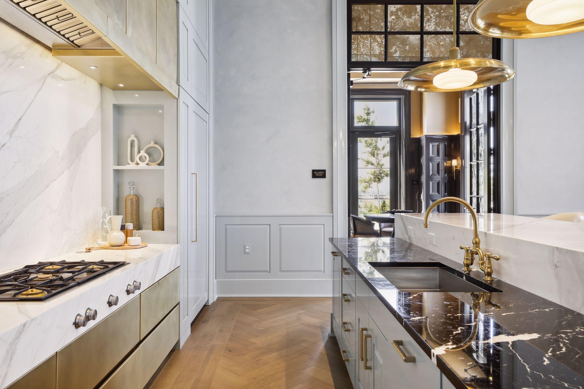 1111 W River Parkway Unit: 33B