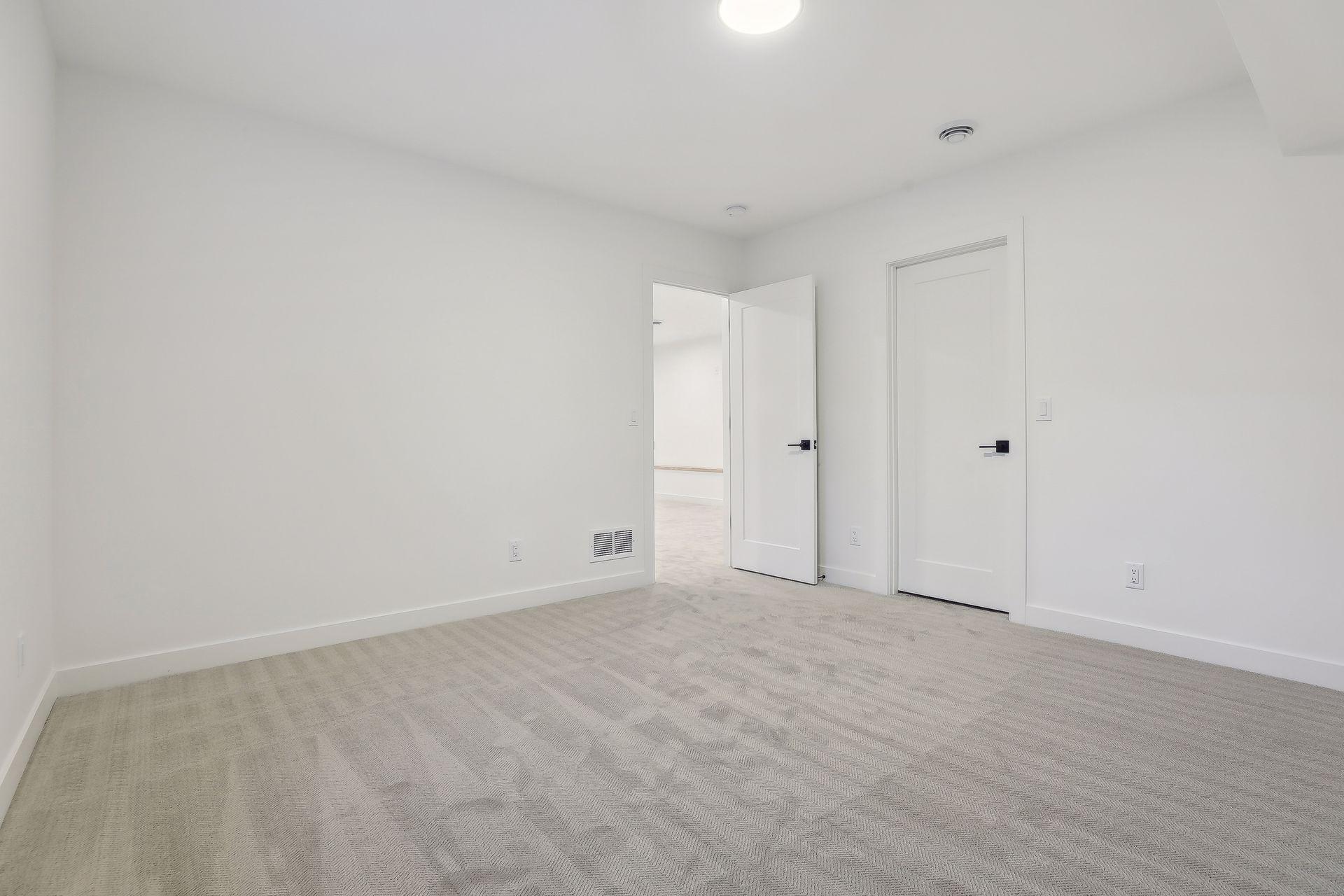 2710 W 55th Street