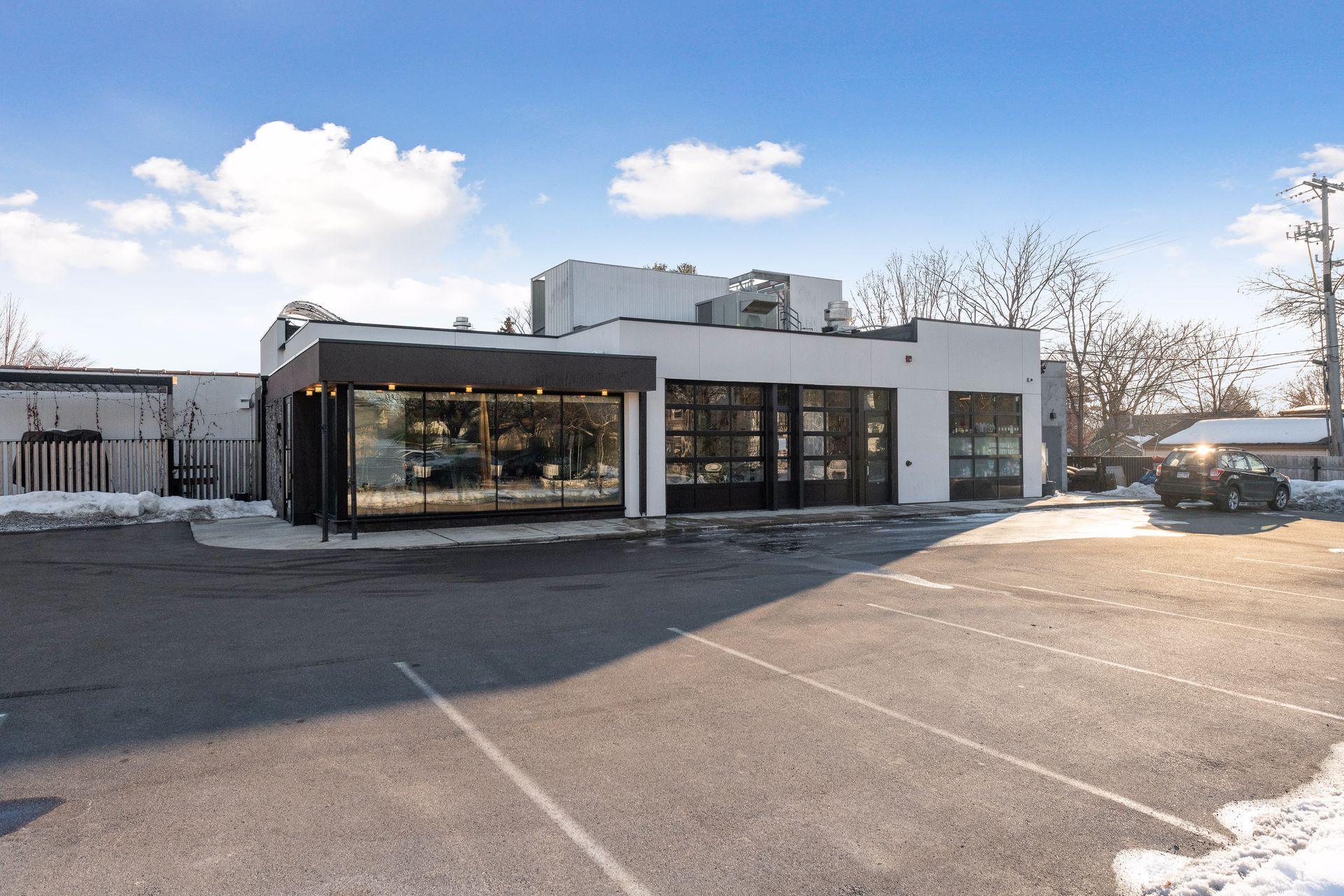 2710 W 55th Street