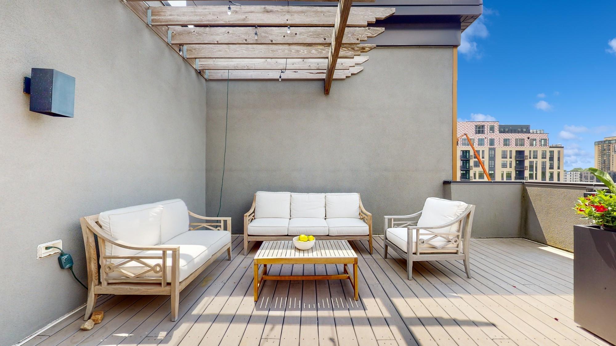 3104 W Lake Street Unit: 406