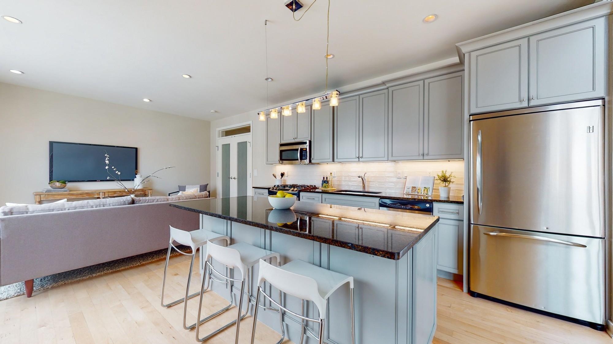 3104 W Lake Street Unit: 406