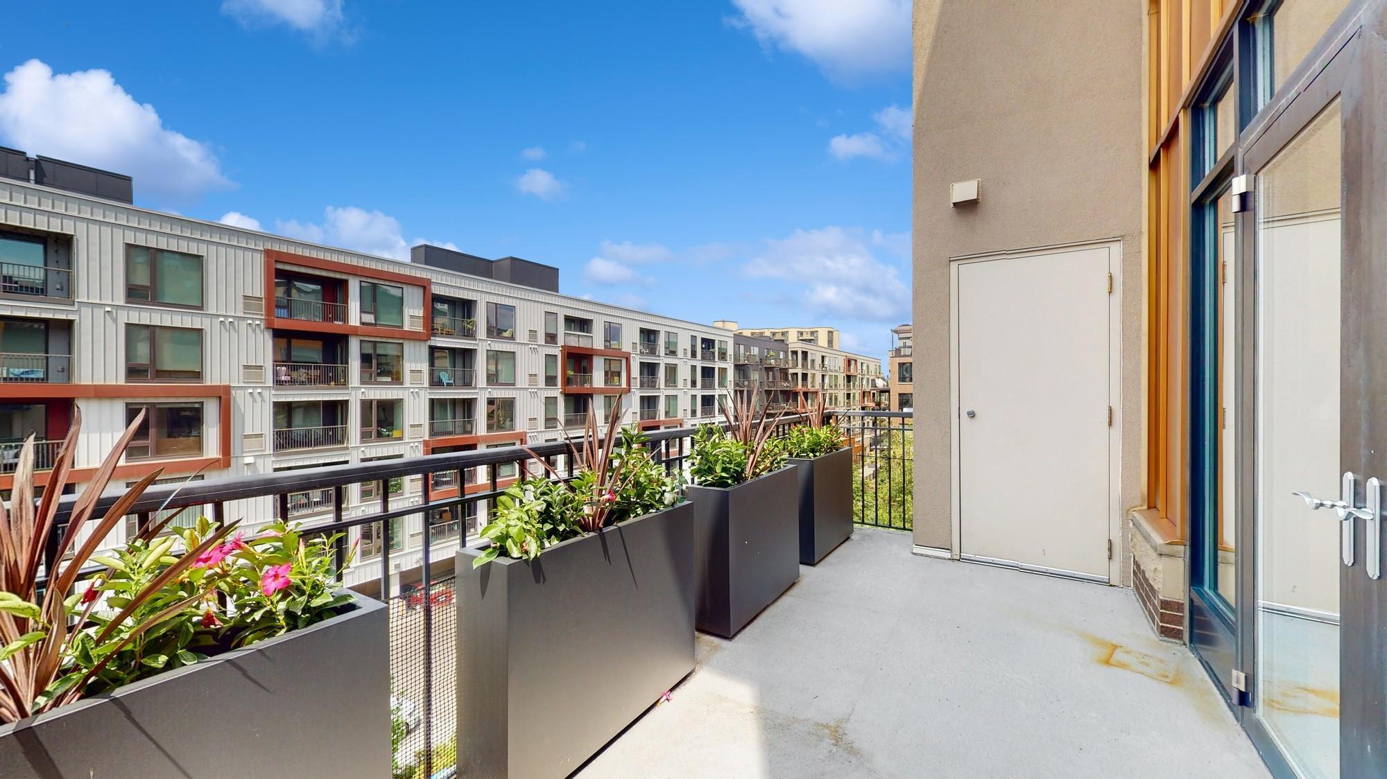 3104 W Lake Street Unit: 406