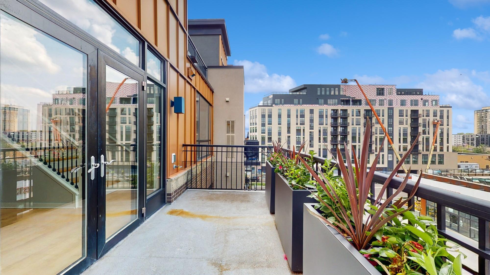 3104 W Lake Street Unit: 406