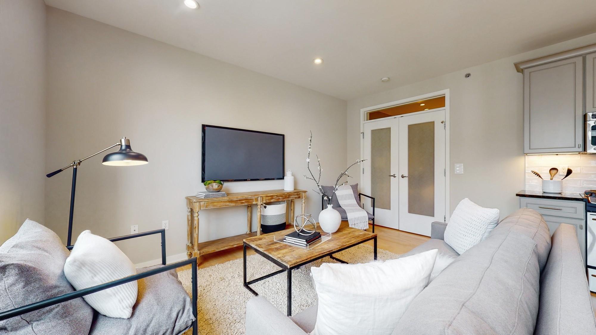 3104 W Lake Street Unit: 406