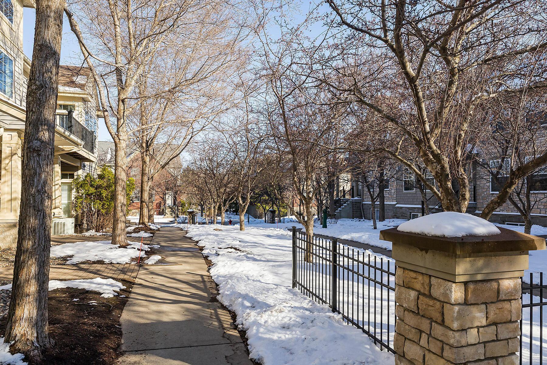 8317 Townsend Drive Unit: 215
