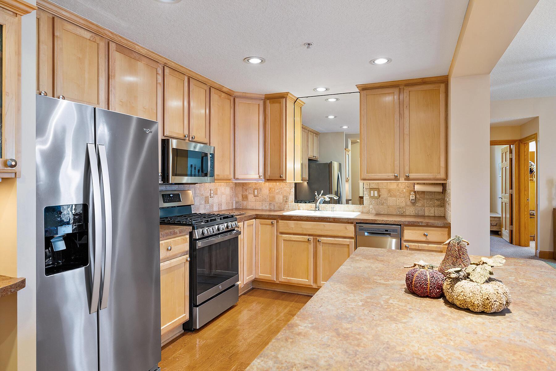 8317 Townsend Drive Unit: 215