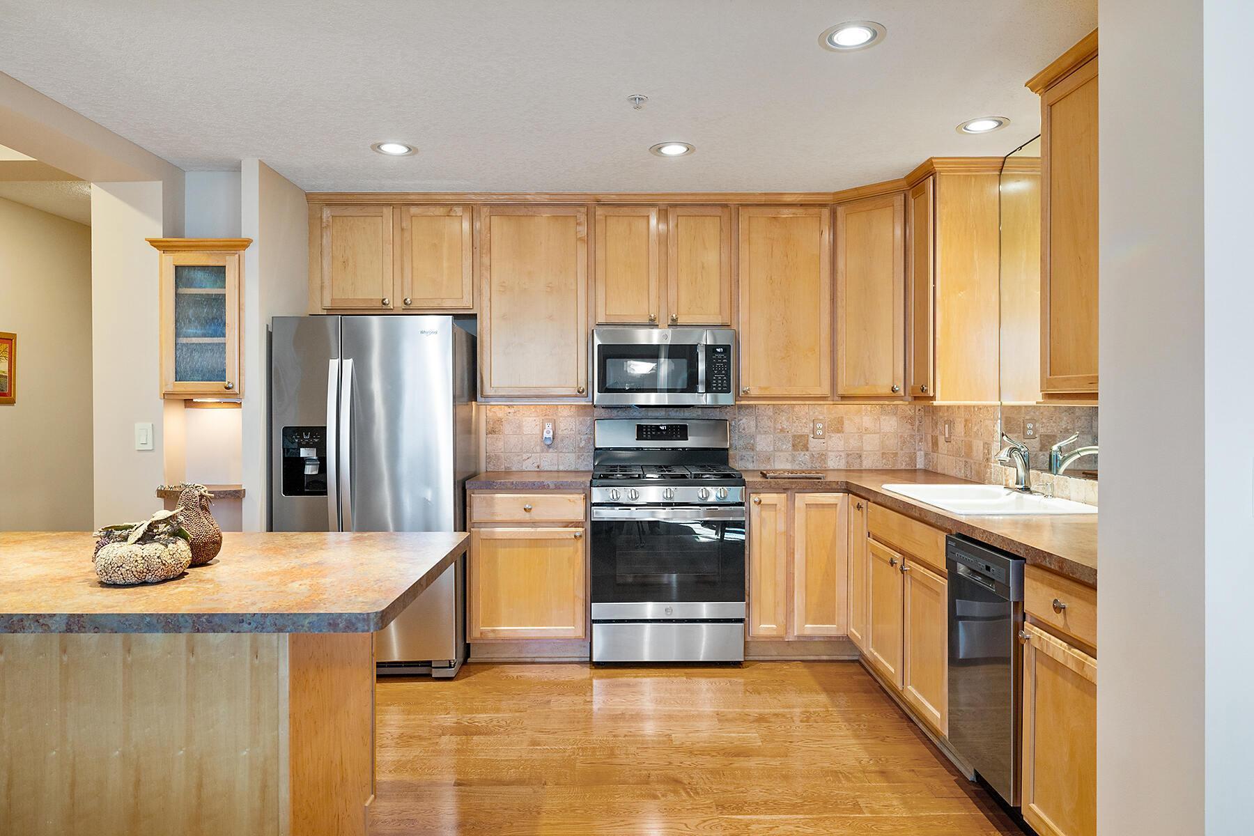 8317 Townsend Drive Unit: 215