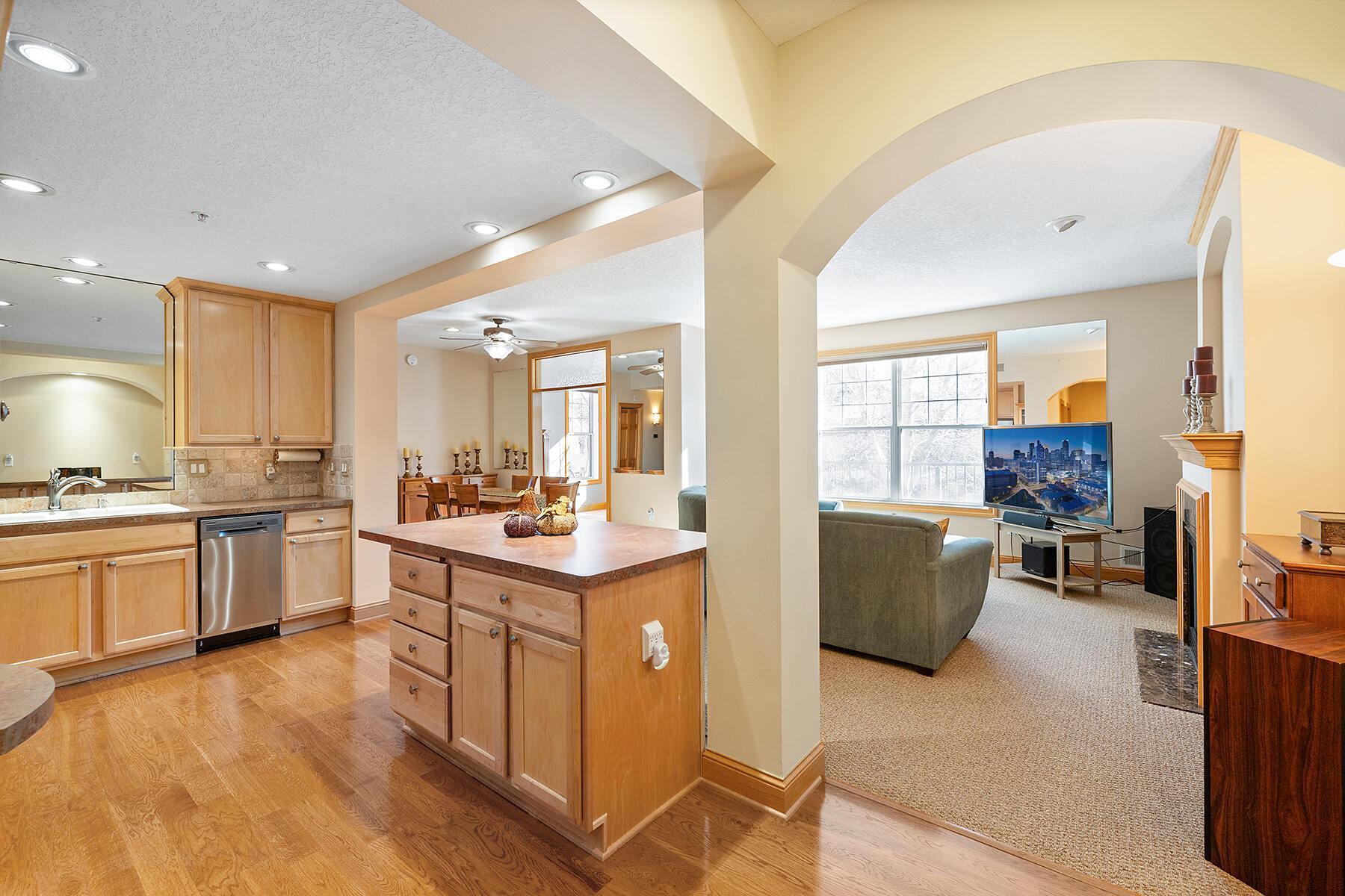 8317 Townsend Drive Unit: 215