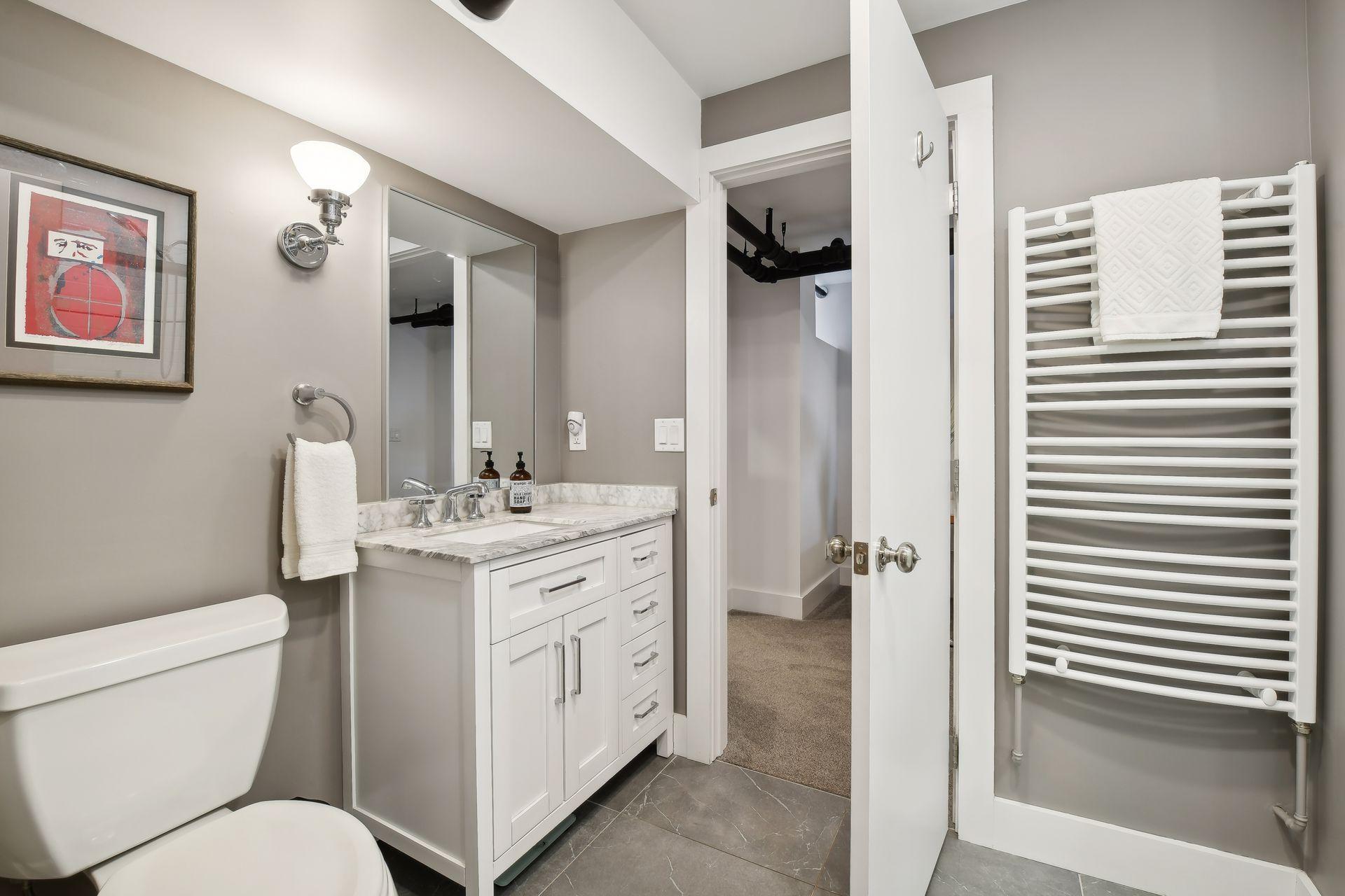 2600 Irving Avenue S