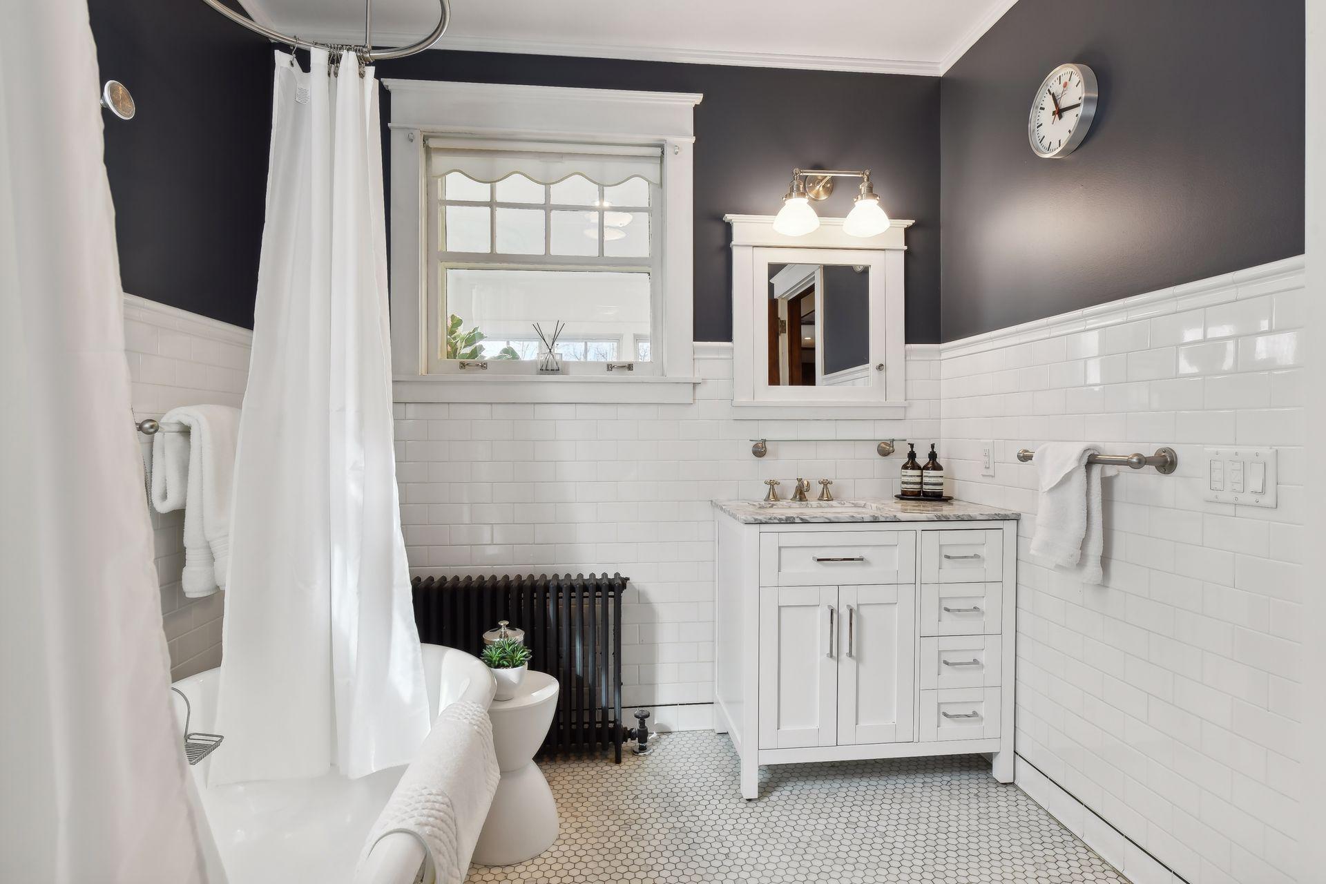 2600 Irving Avenue S