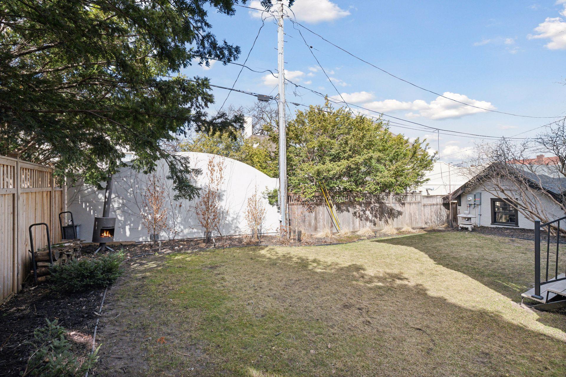 2600 Irving Avenue S