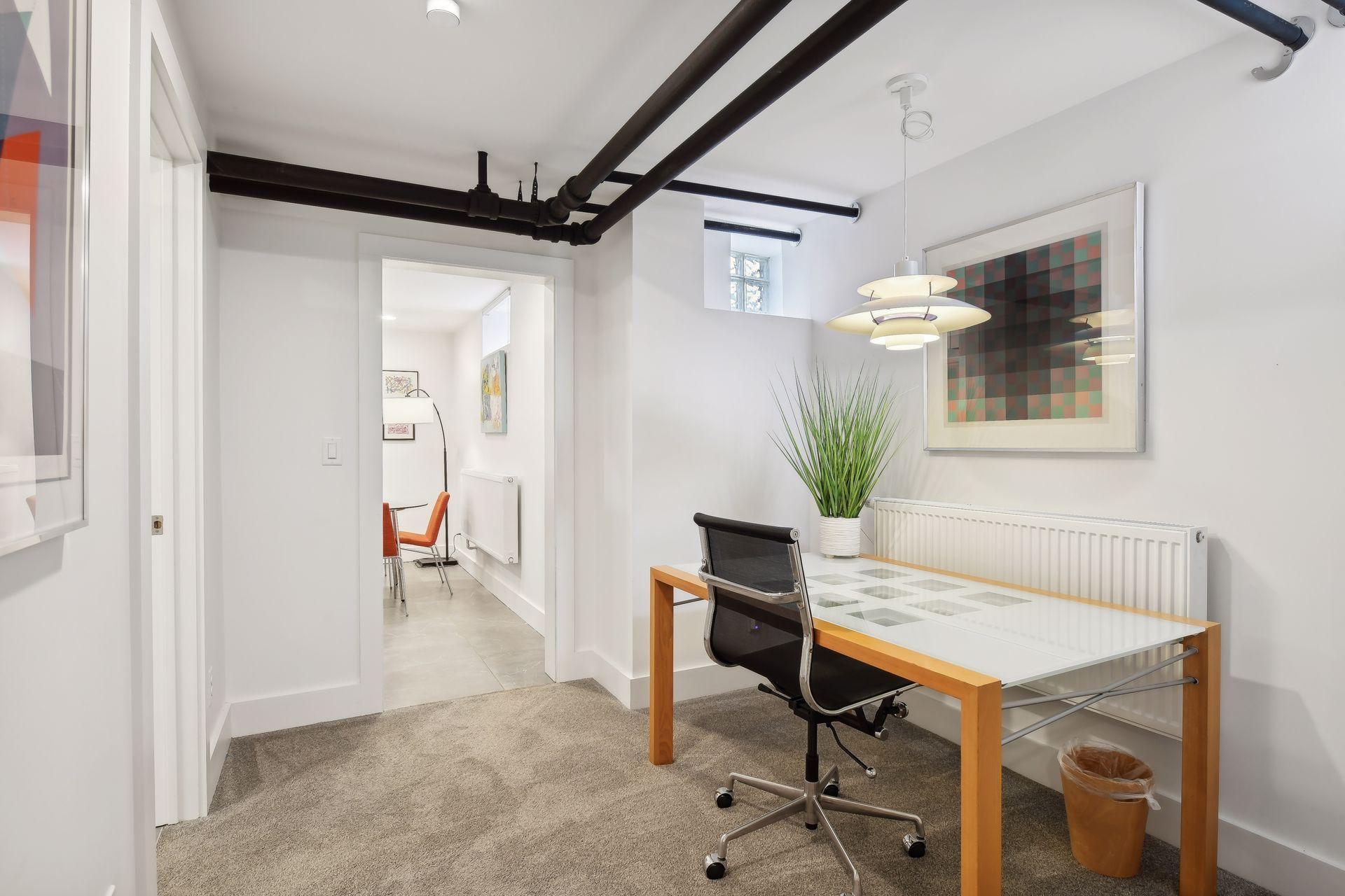 2600 Irving Avenue S