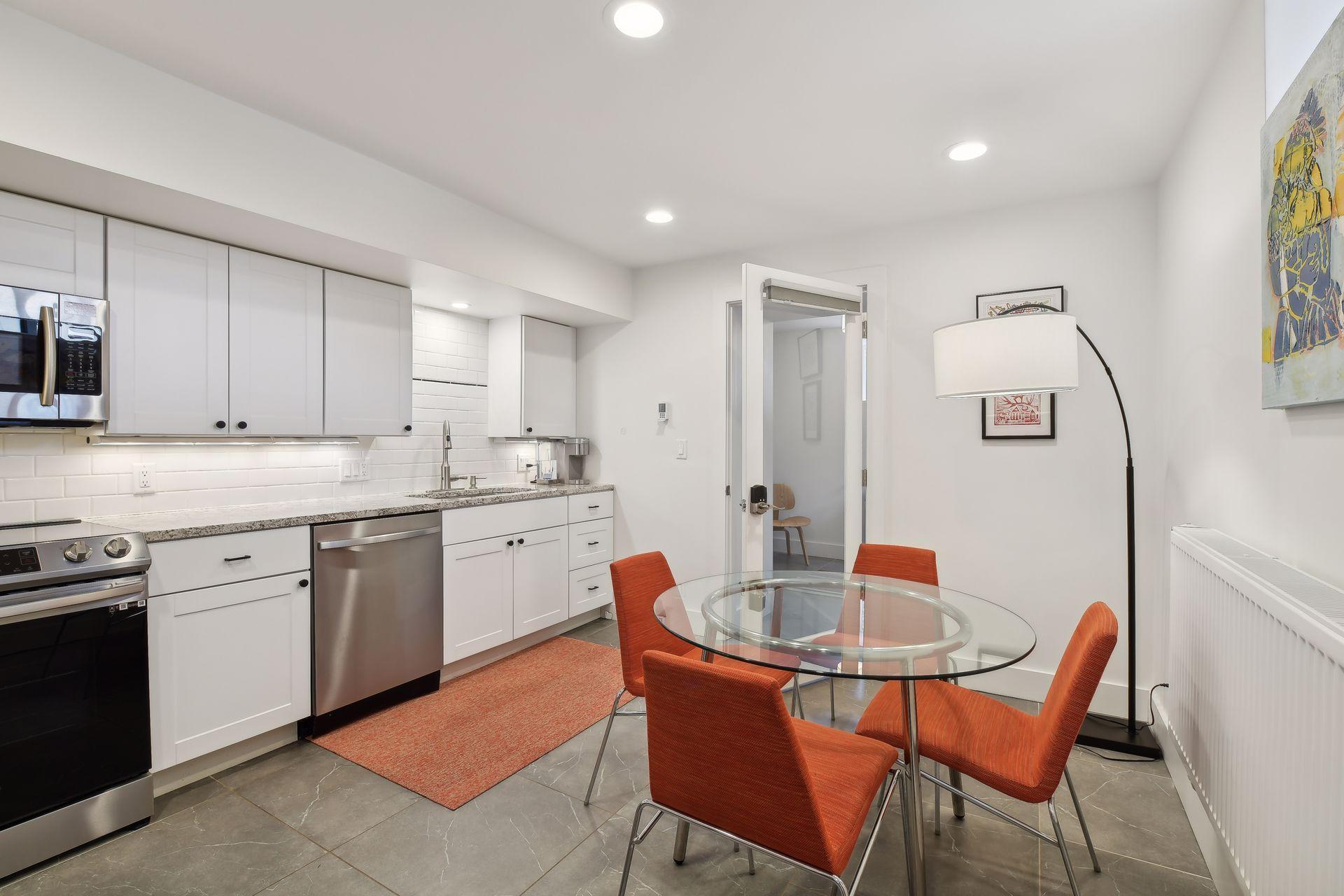 2600 Irving Avenue S