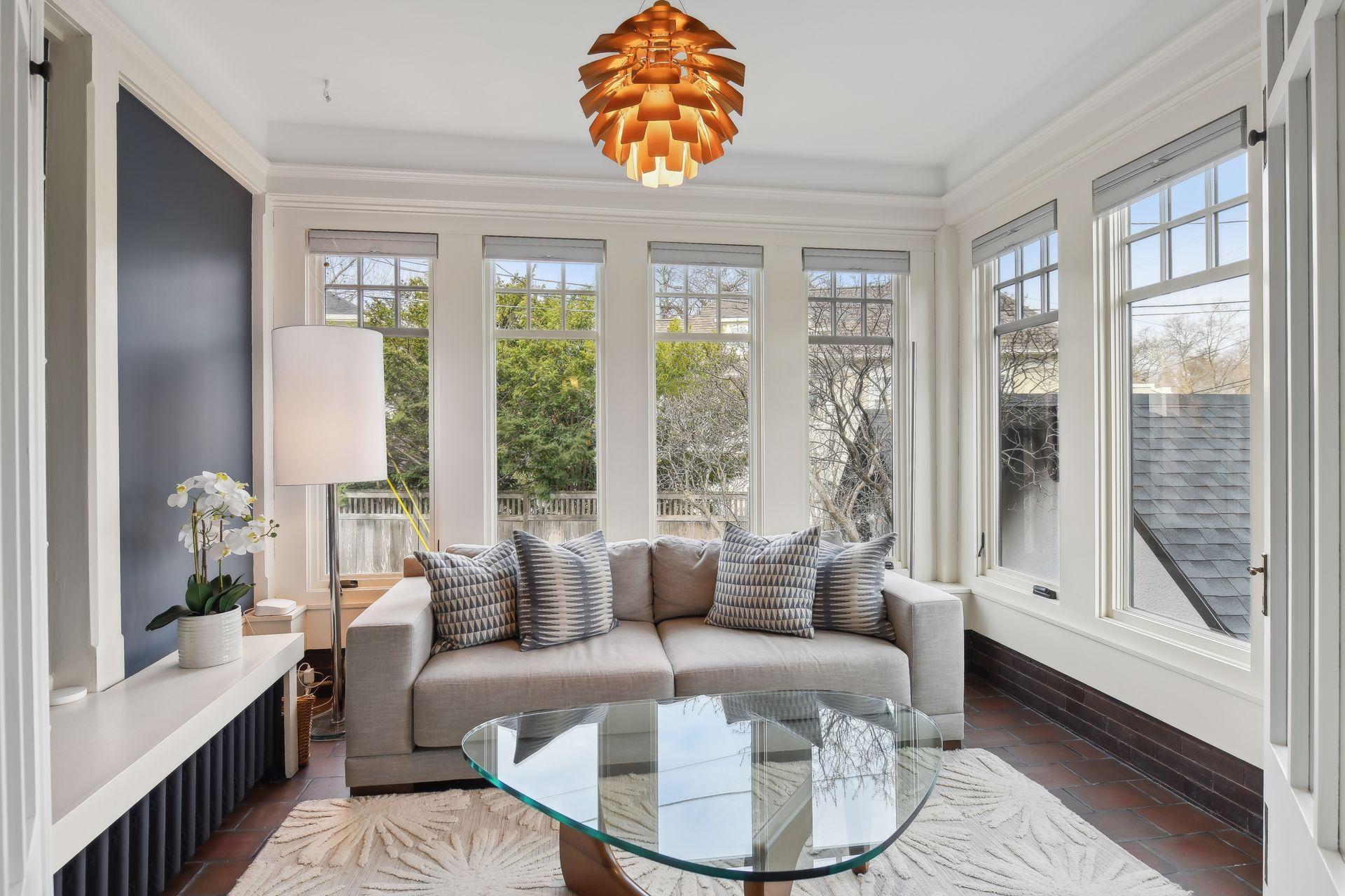 2600 Irving Avenue S