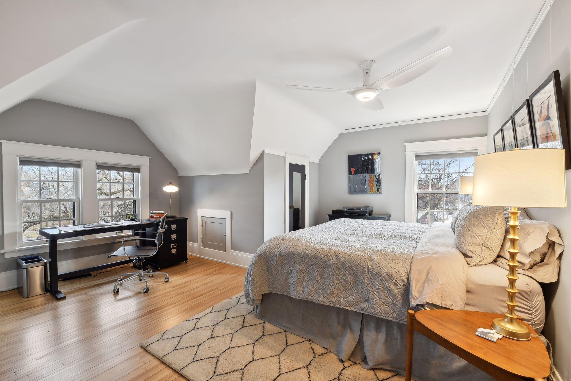 2600 Irving Avenue S