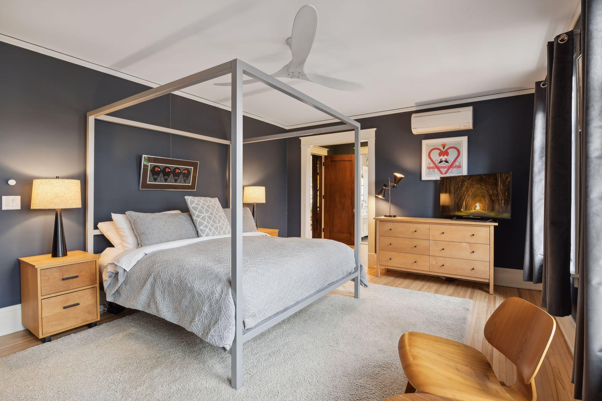 2600 Irving Avenue S