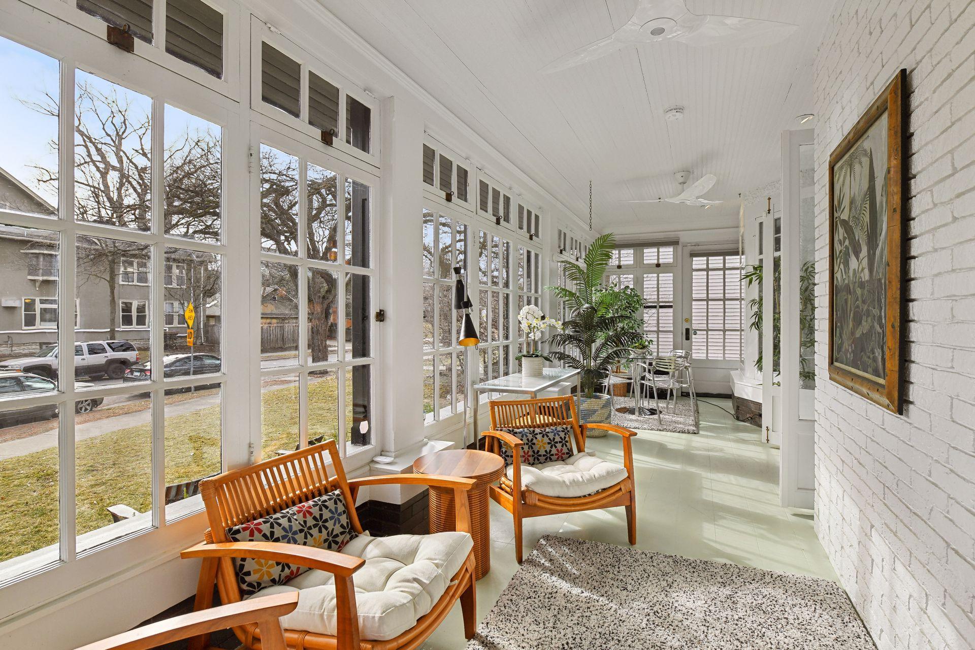 2600 Irving Avenue S