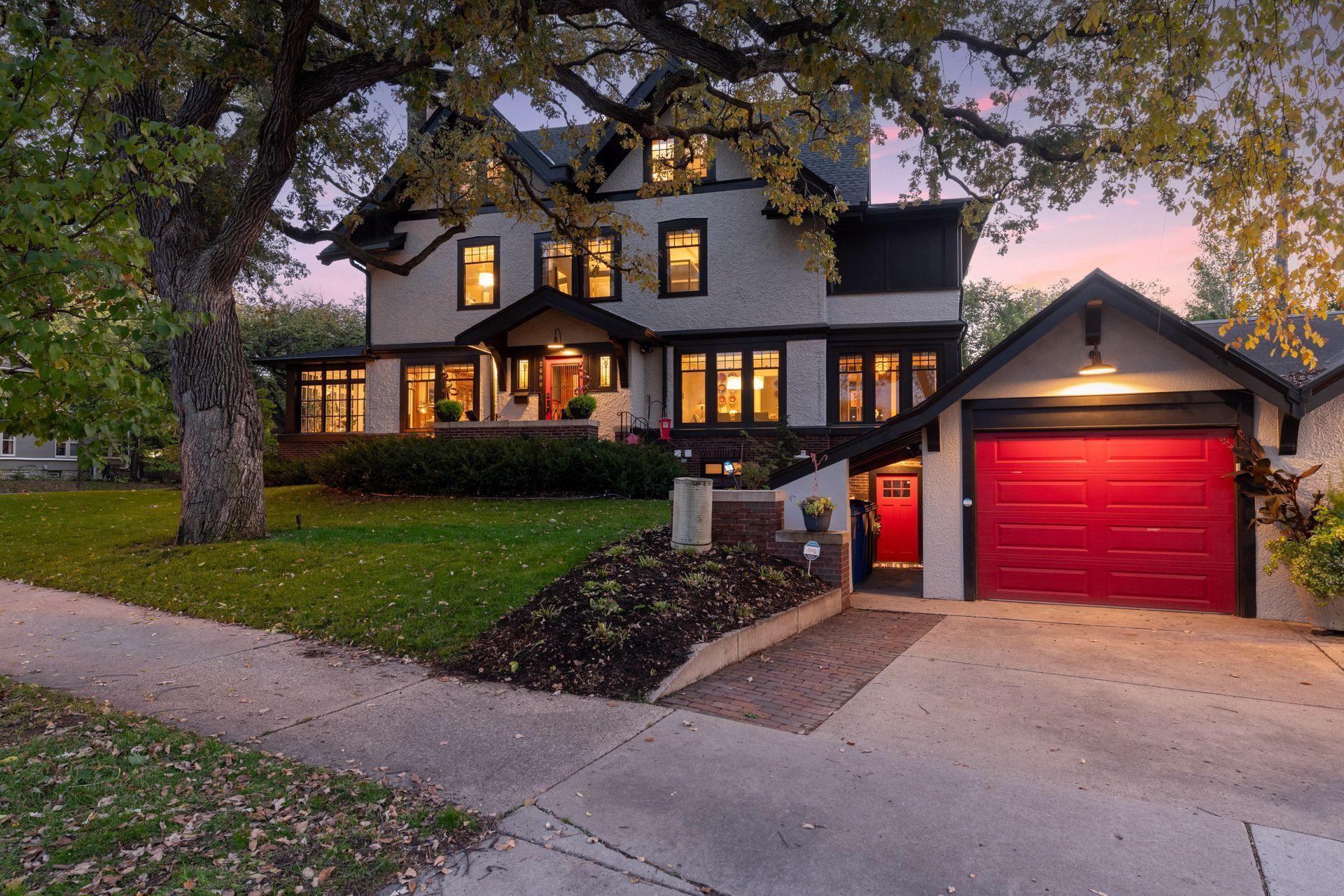 2600 Irving Avenue S