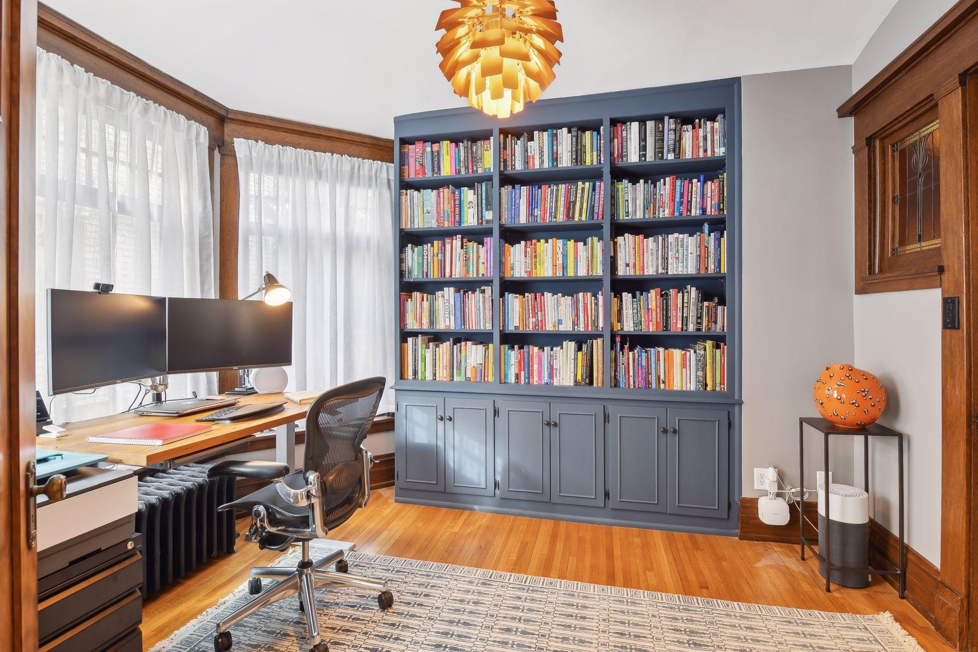 2600 Irving Avenue S