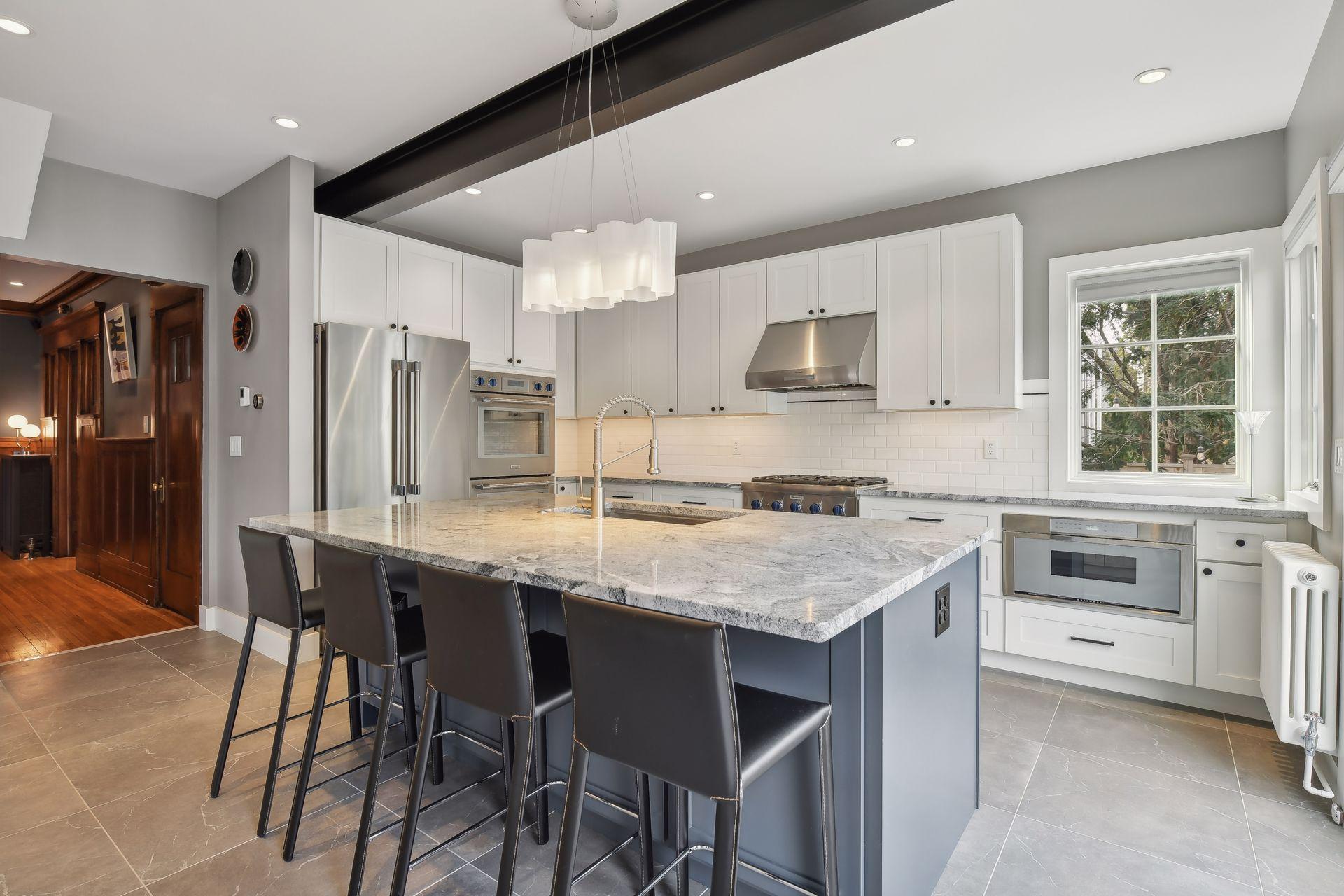 2600 Irving Avenue S