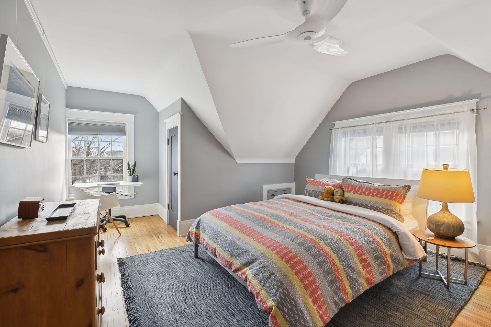 2600 Irving Avenue S