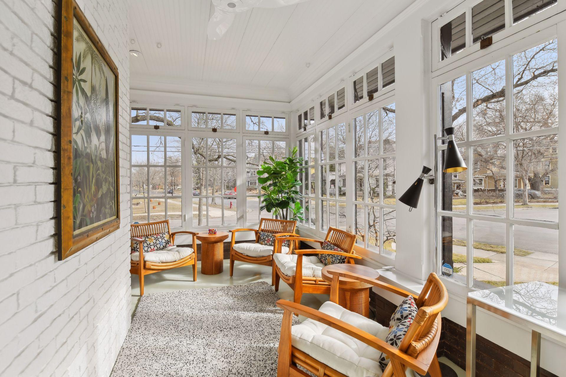 2600 Irving Avenue S