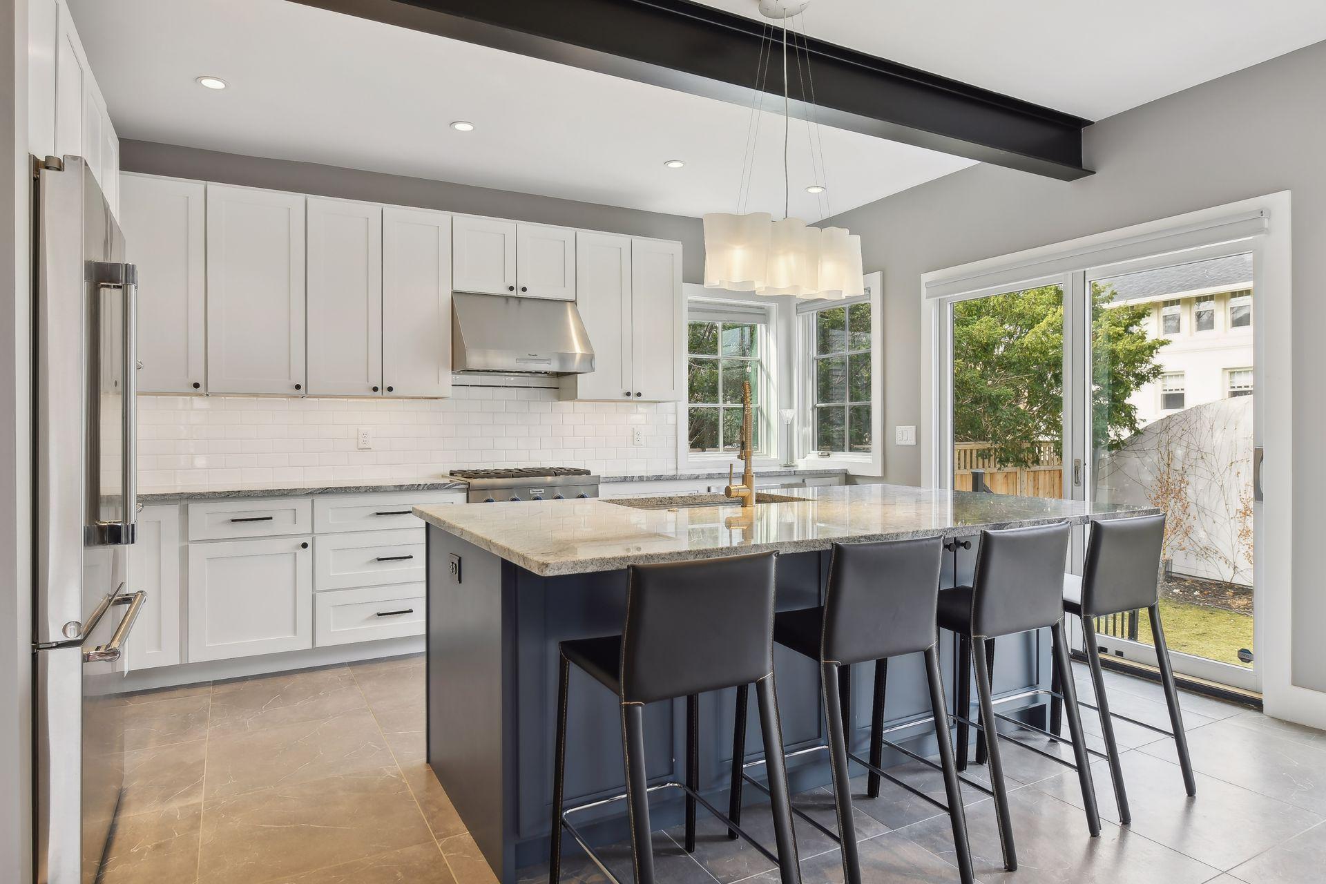 2600 Irving Avenue S