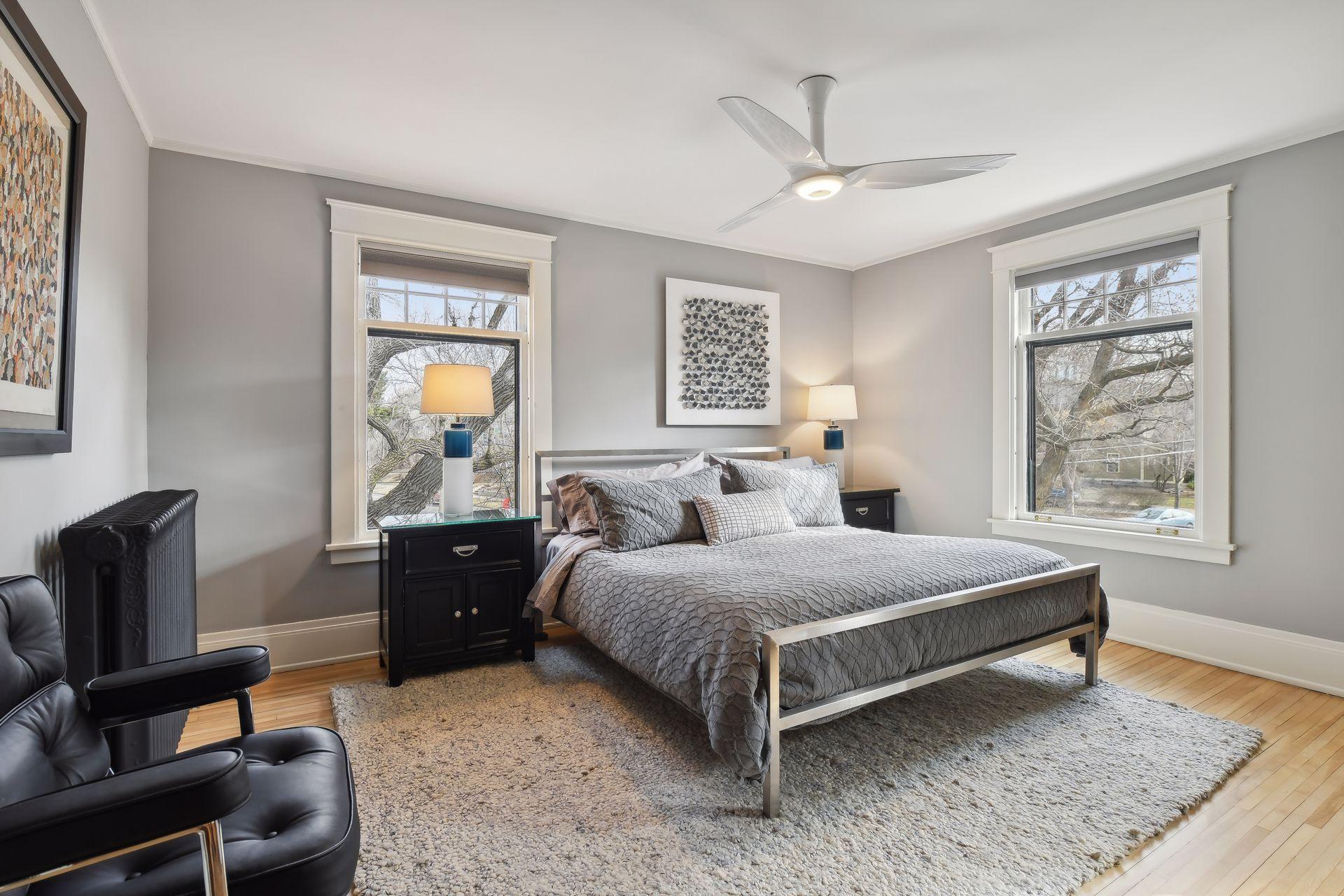 2600 Irving Avenue S