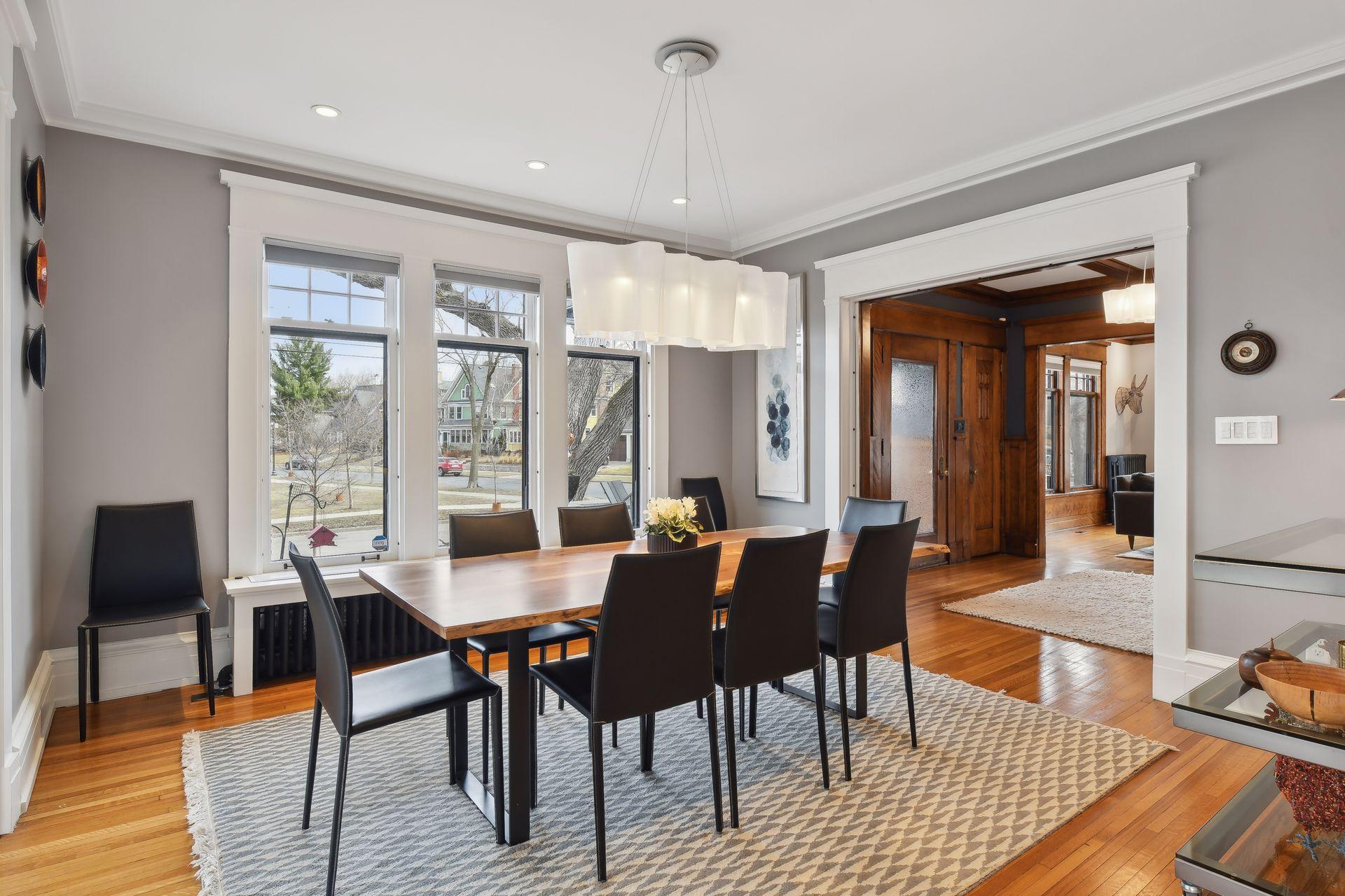 2600 Irving Avenue S