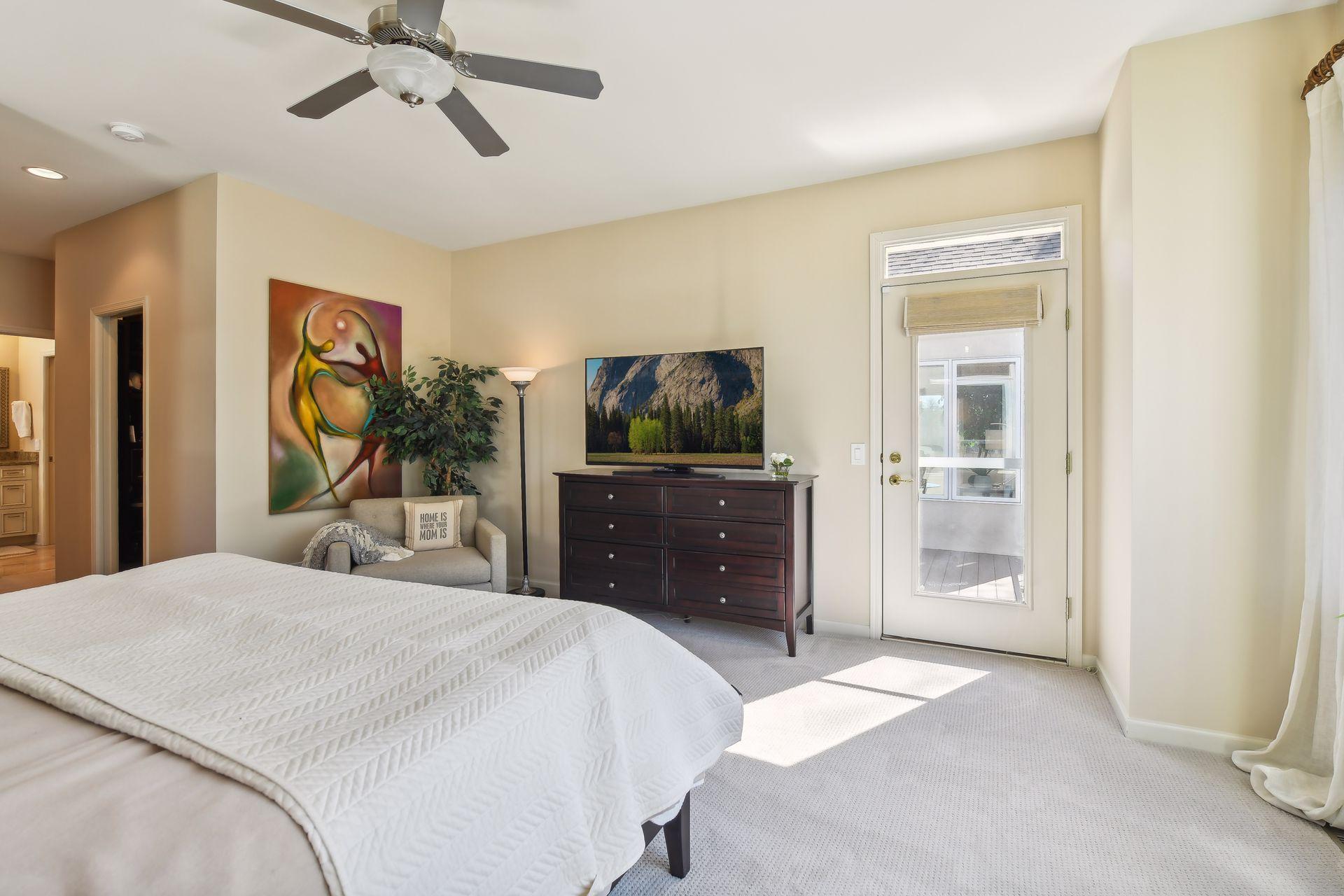 928 Nine Mile Cove S