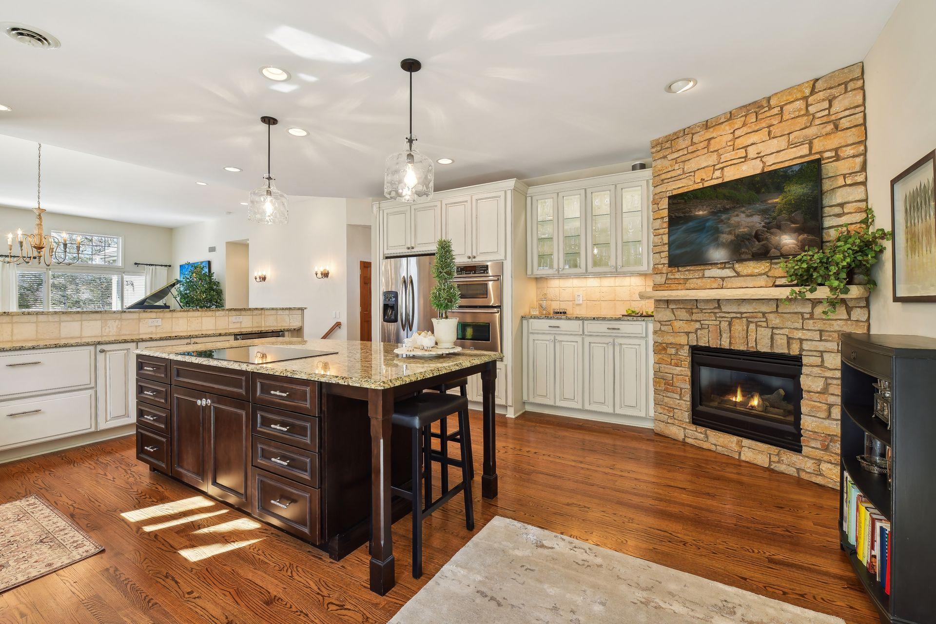 928 Nine Mile Cove S