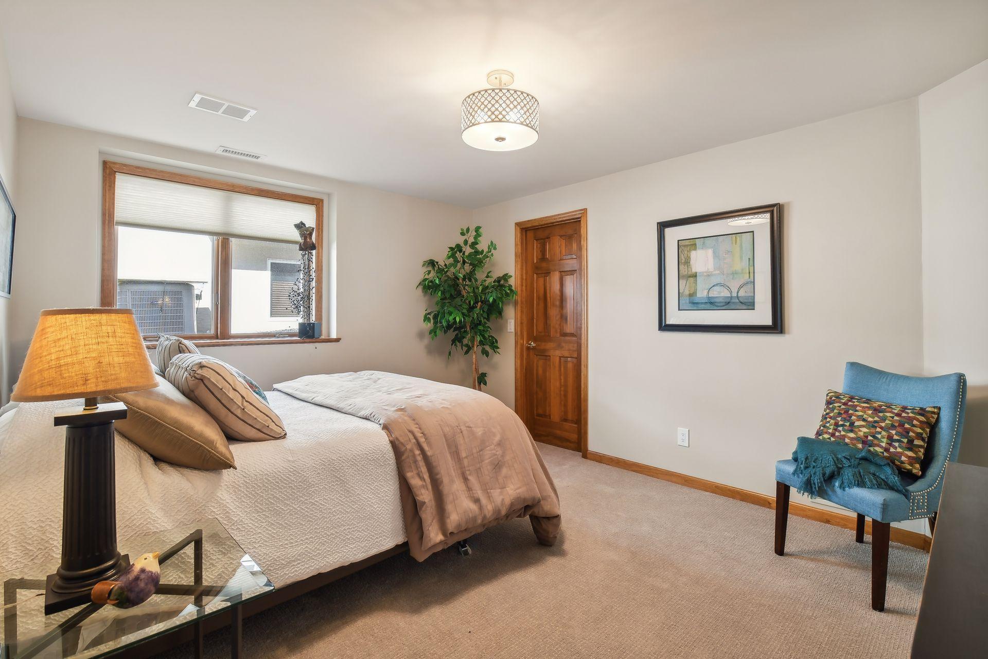 928 Nine Mile Cove S