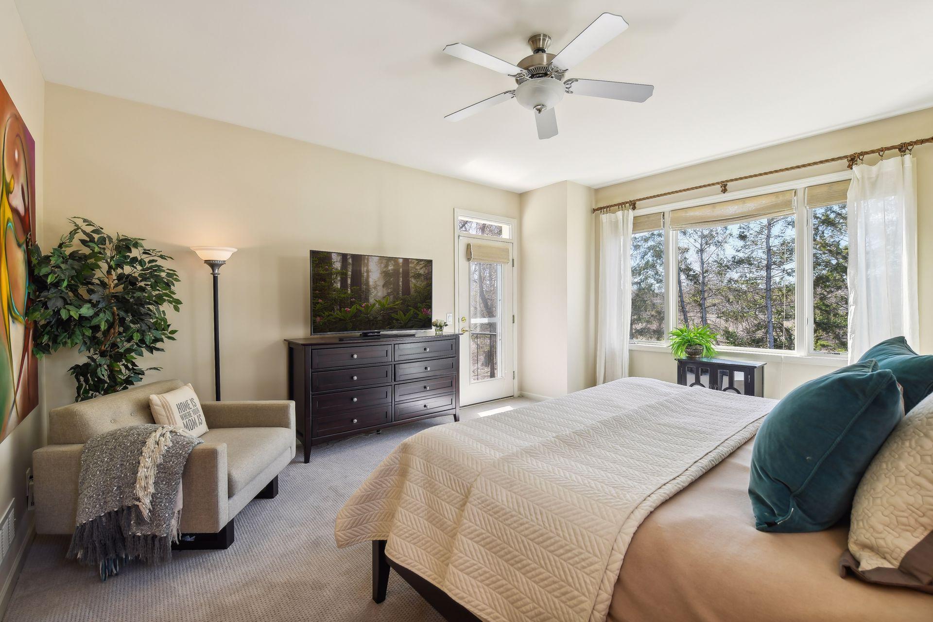 928 Nine Mile Cove S