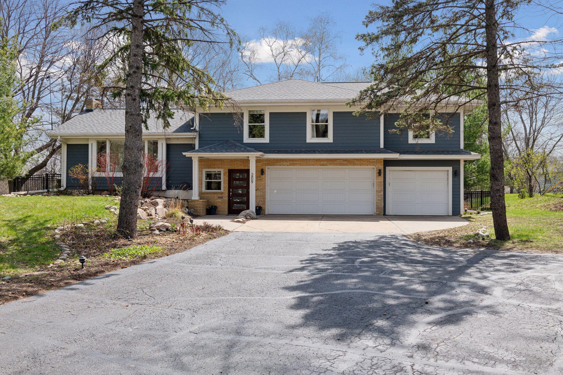 209 Meander Road