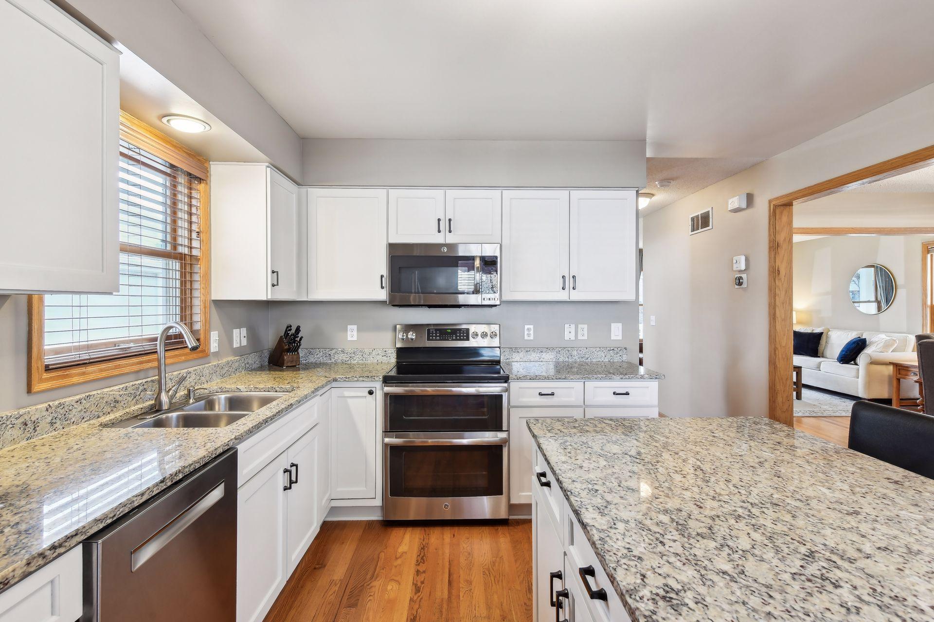 325 Quincy Street NE