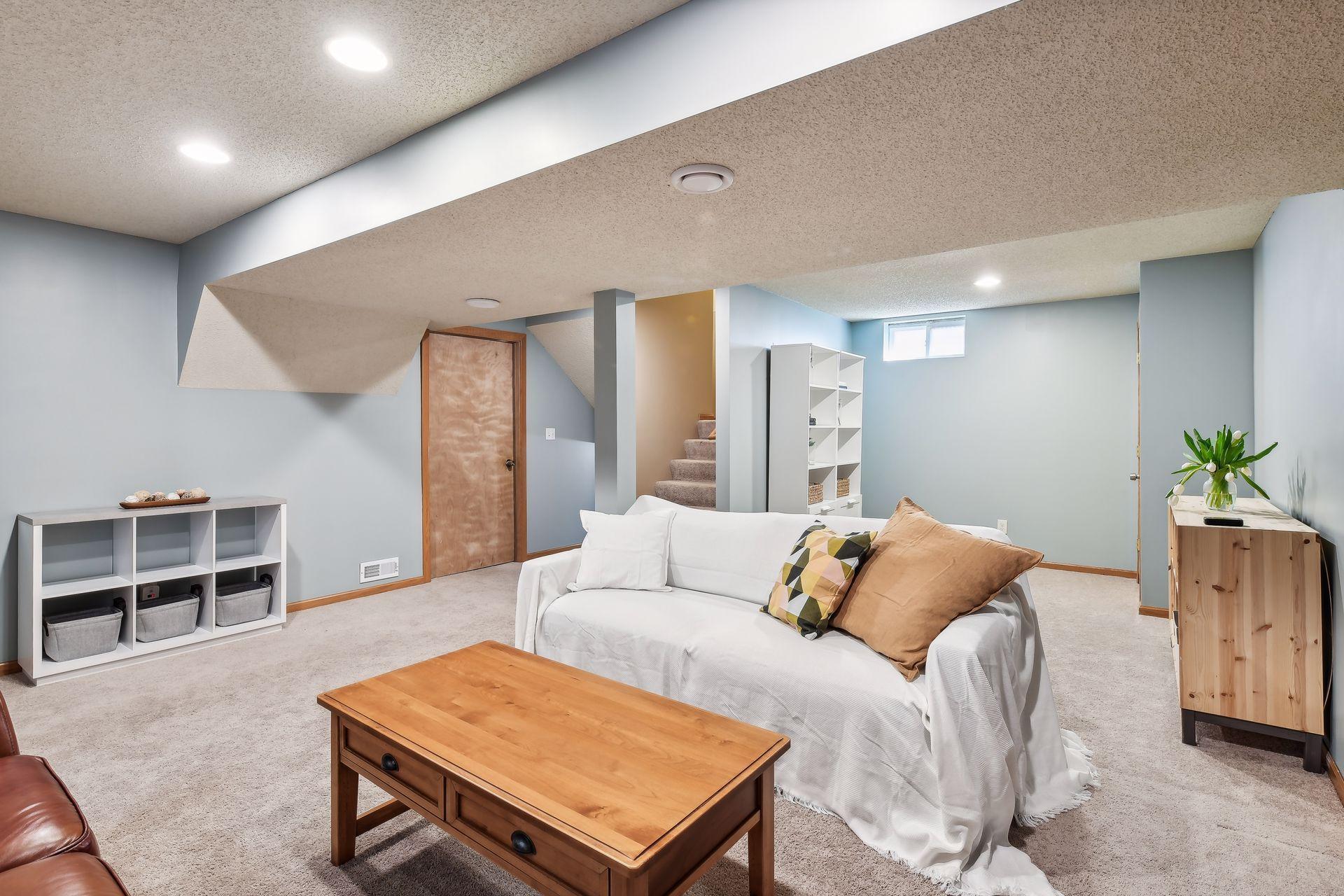 325 Quincy Street NE