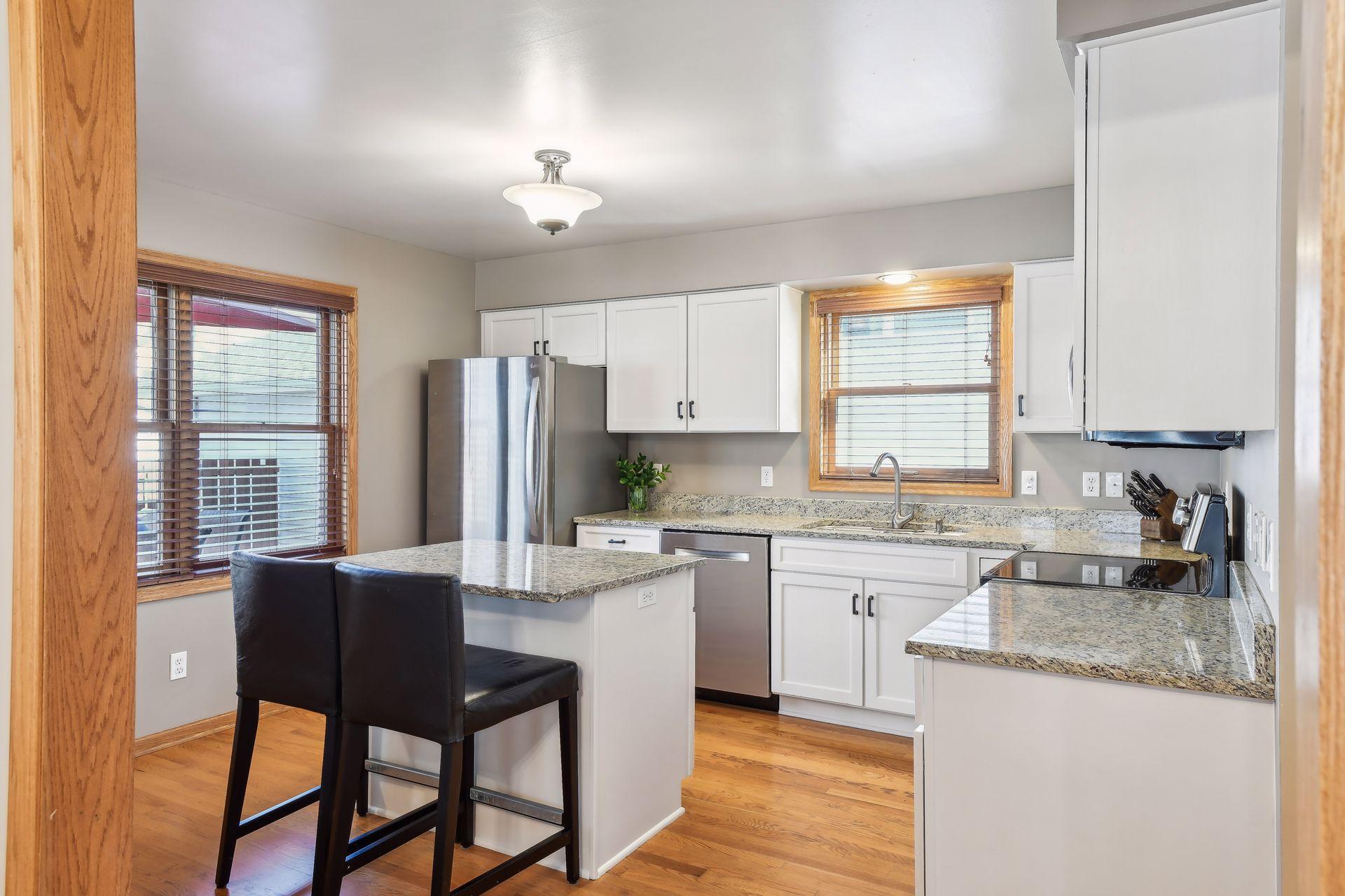 325 Quincy Street NE