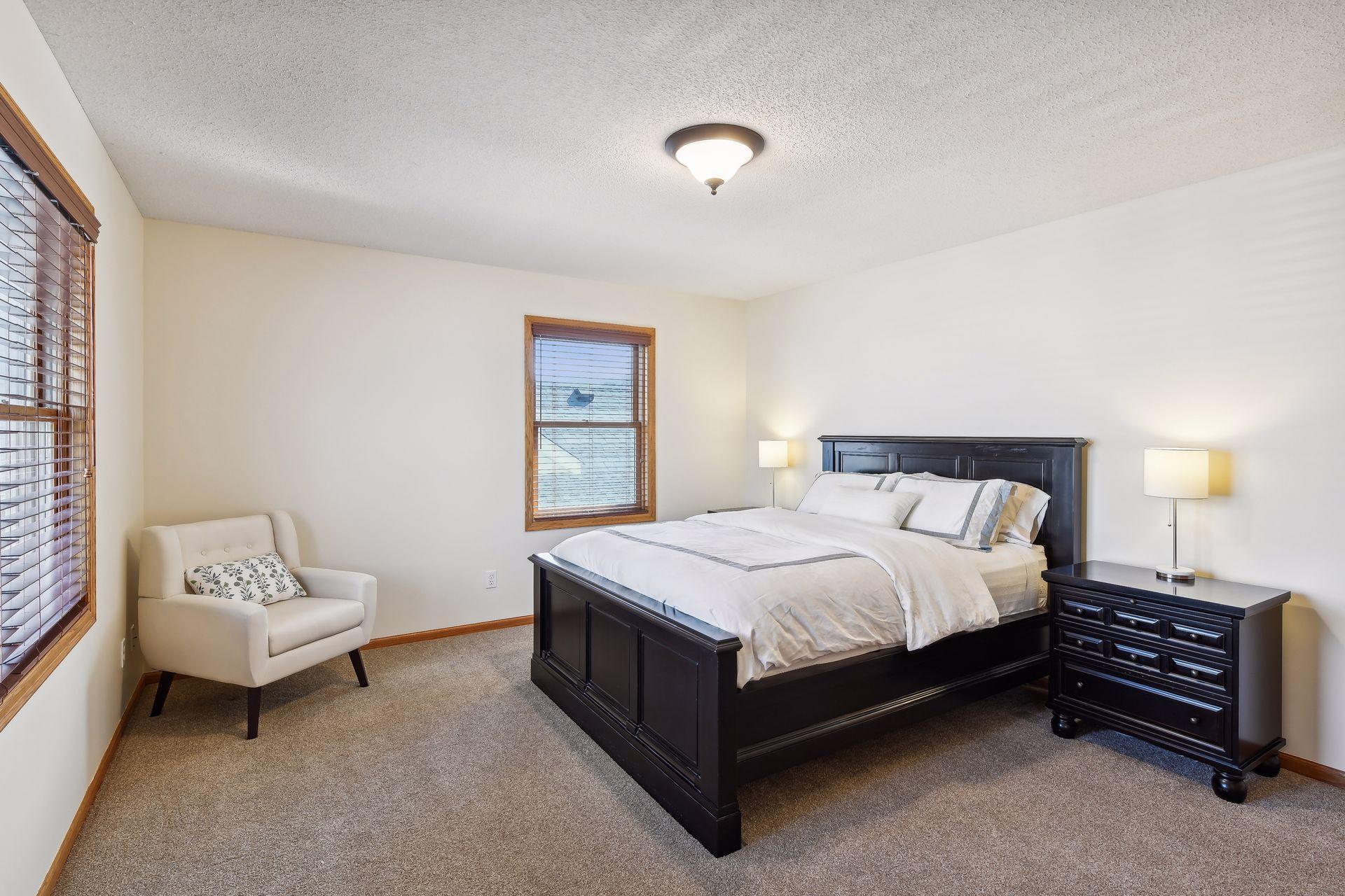 325 Quincy Street NE